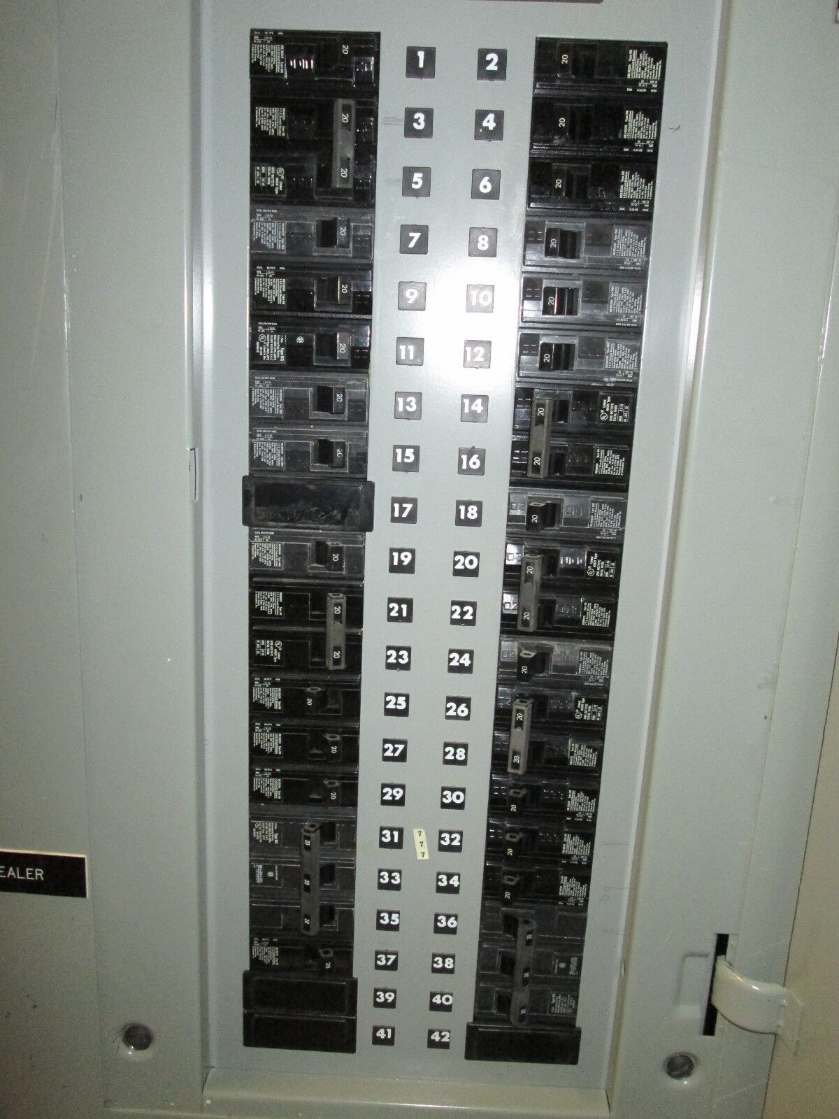 Siemens Main Lug Circuit Breaker Panel BG42ML4100STM 208Y/120V 100A 3Ph 4W Used