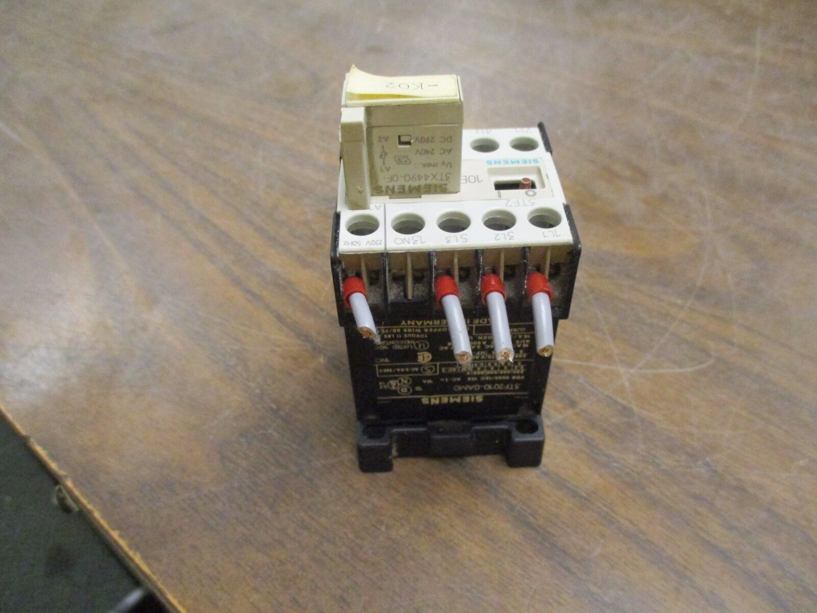 Siemens Contactor 3TF2010-0AM0 10A 240V w/ Varistor Surge Suppressor Used