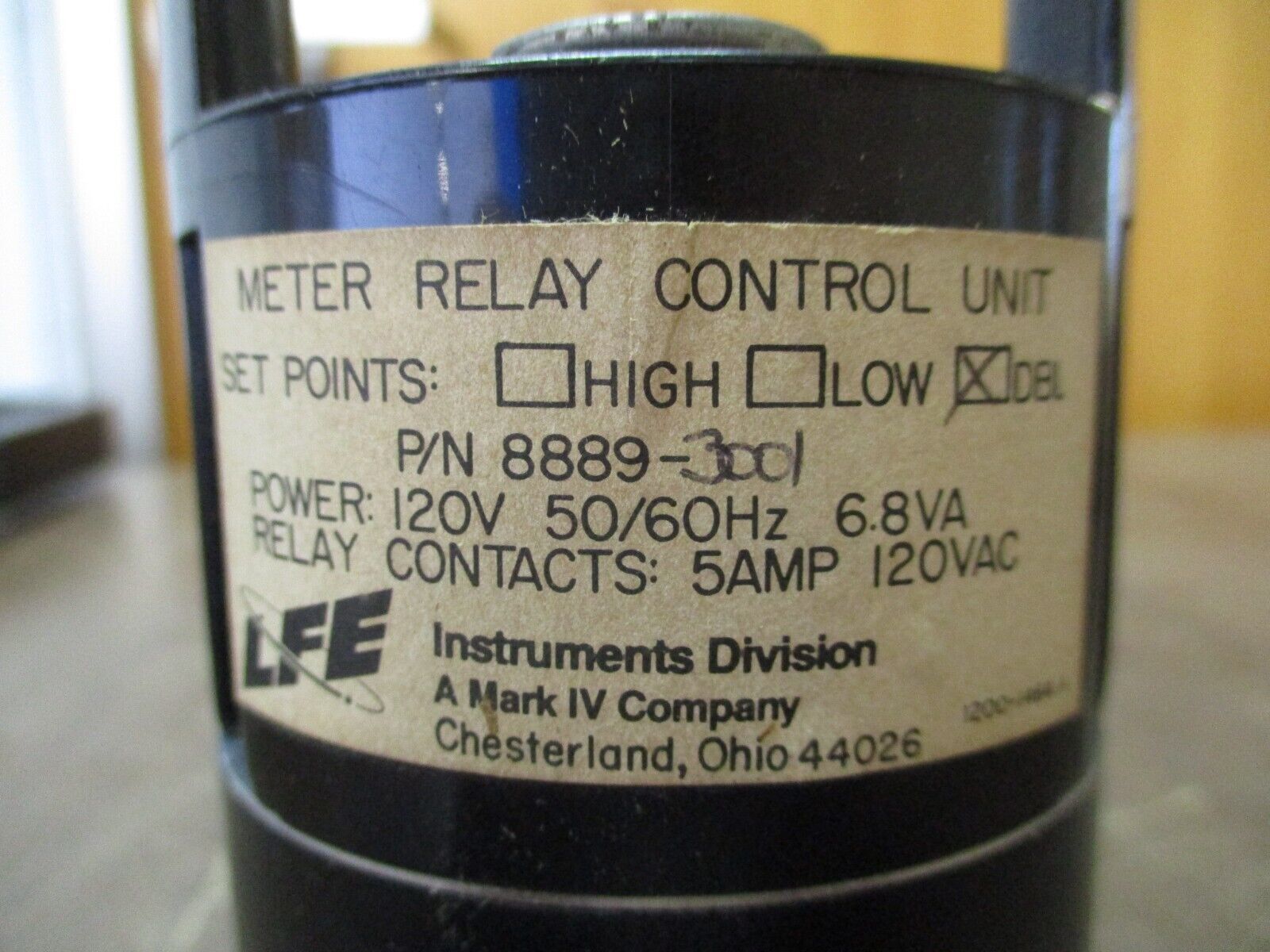 LFE Meter Relay Control Unit 8889-3001 120V 50/60Hz 6.8VA Set Points: DBL