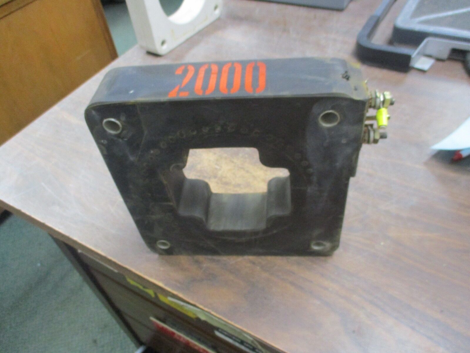 GE Type JAD-0 Current Transformer 750X20G13 Ratio 2000:5A 600V 10KV BIL Used