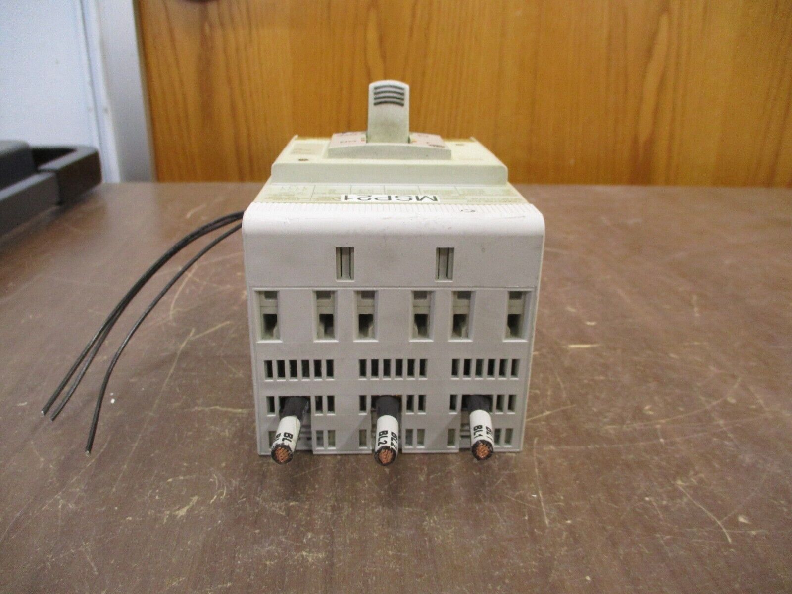 Allen-Bradley Motor Protector 140MG-H8E-D10 100A 600V 50/60Hz Used