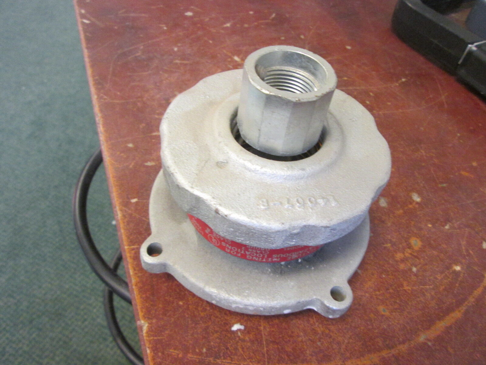 Crouse-Hinds Explosion Proof Fixture Fitting EEH02 Used