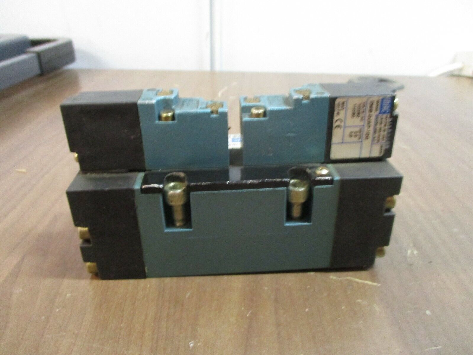 MAC Solenoid Valve MV-P2A-ABDA-DM-DJAP-1DG Used