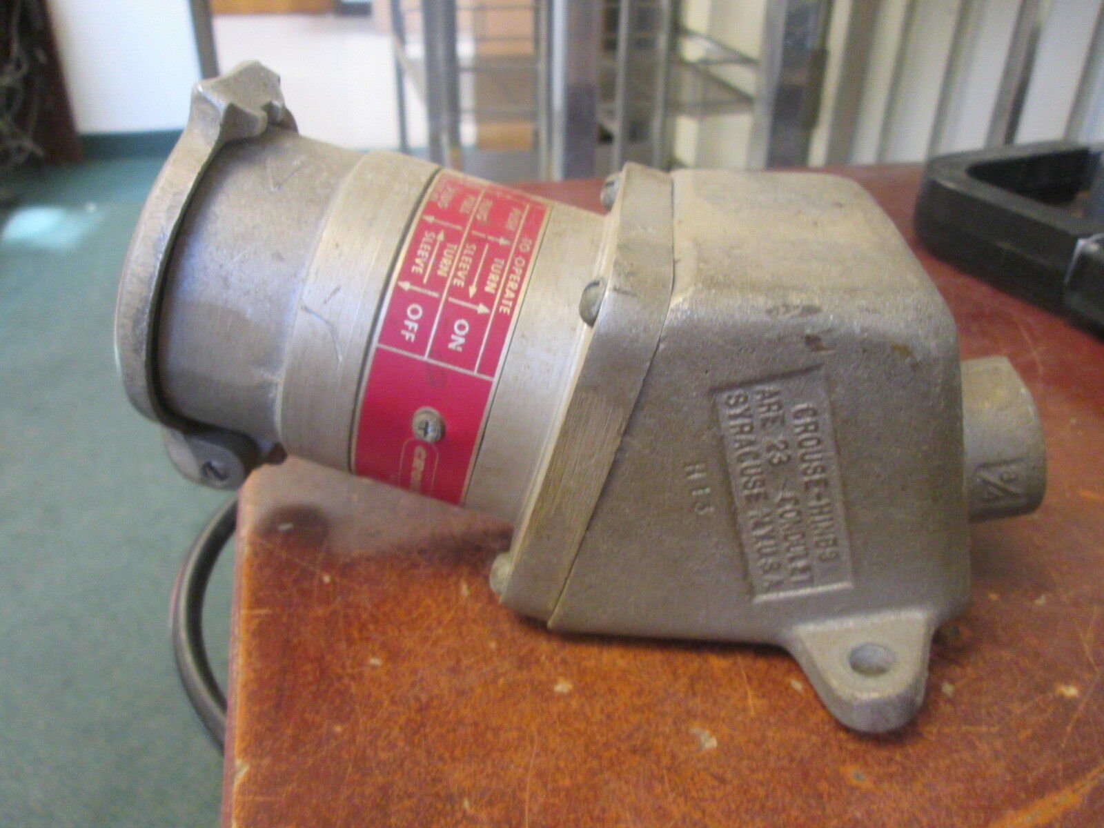 Crouse-Hinds Arktite Receptacle QEH2614 30A 230/460V 6Hz Used