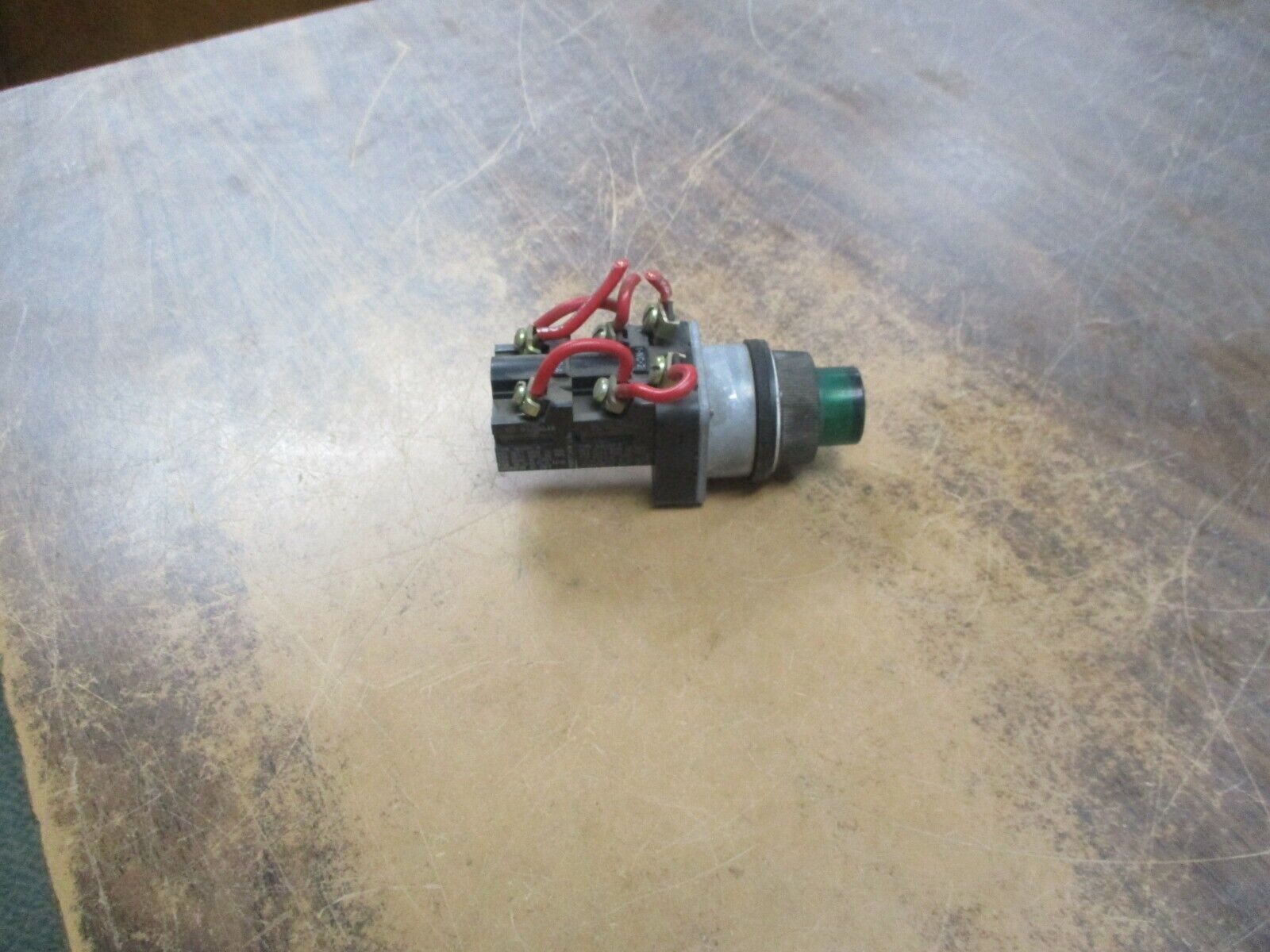 Robertshaw Illuminated Push Button Switch AHEIL AI-R Green Lamp: 150V, 3W Used