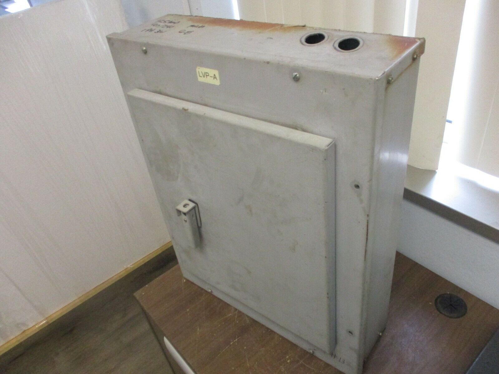 GE A-Series Panelboard AQF1121ABX AXB7 125A Max 120/240V 1Ph 3W Type 3R/12 Used