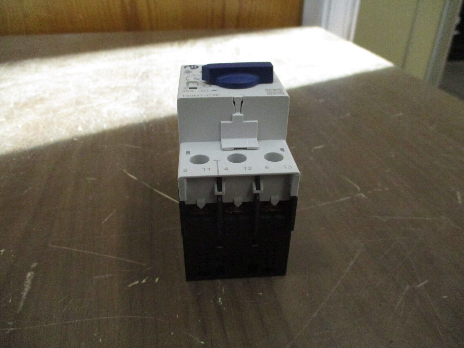 Allen-Bradley Manual Motor Protector 140MT-C3E-B25 Ser. A Trip: 1.6-2.5A