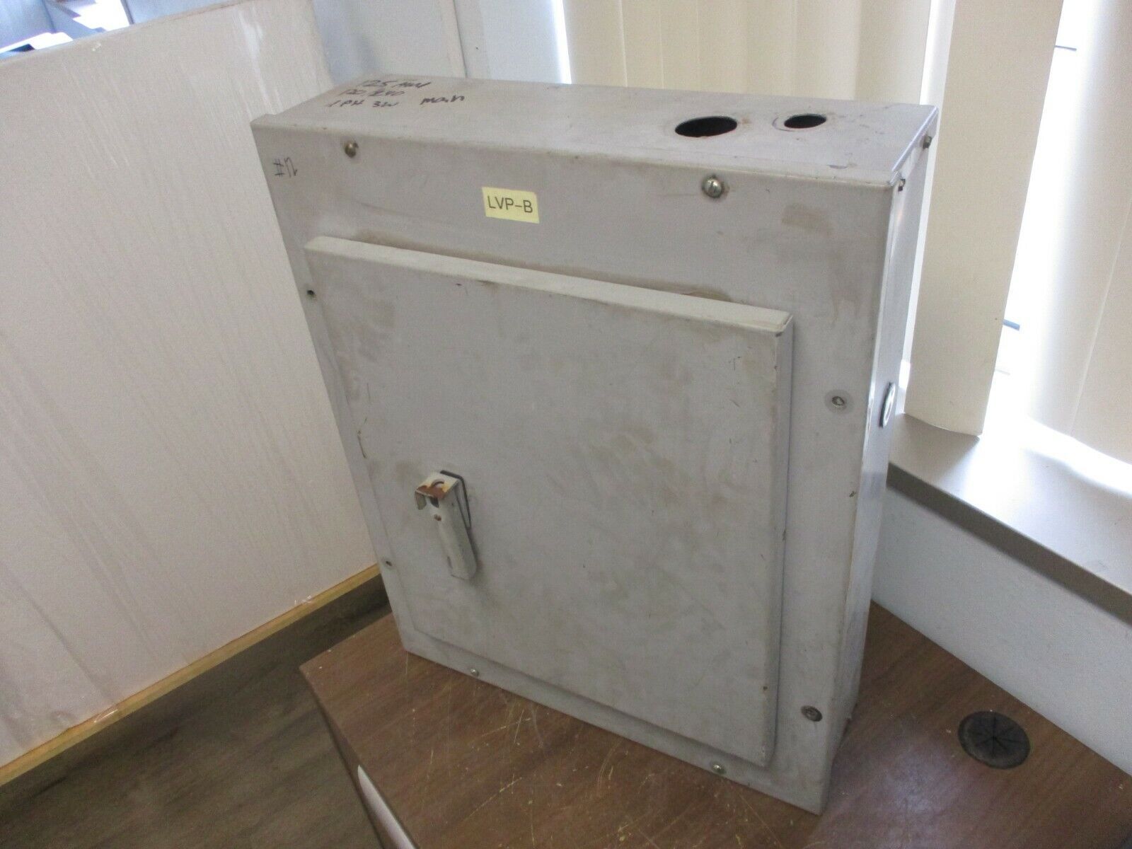 GE A-Series Panelboard AQF1121ABX AXB7 125A Max 120/240V 1Ph 3W 12-Slot Used