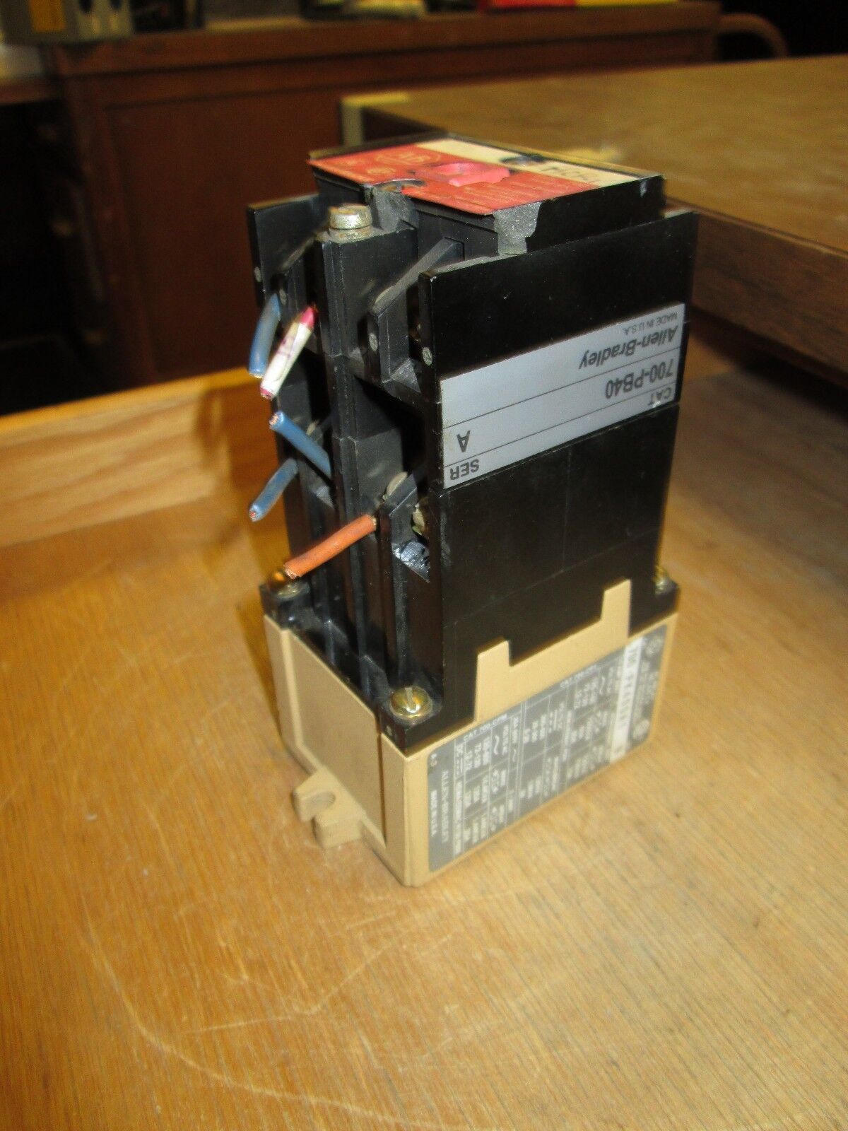 Allen-Bradley Control Relay 700-PB40 700PK400A1 120V coil Used