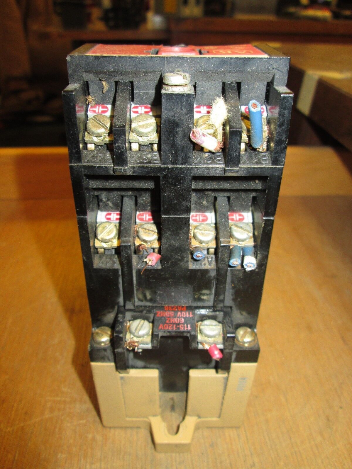 Allen-Bradley Control Relay 700-PB40 700PK400A1 120V coil Used