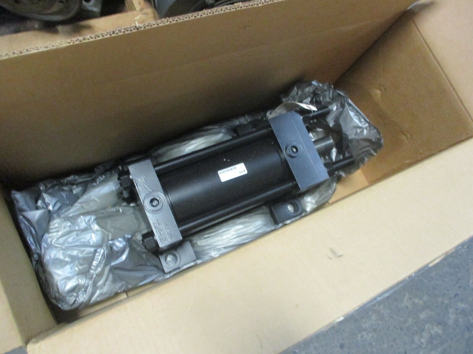 Parker Hydraulic Cylinder 1H2H0A00125625 3000PSI Model: 5.00CCP2HHNATIS14A7.750