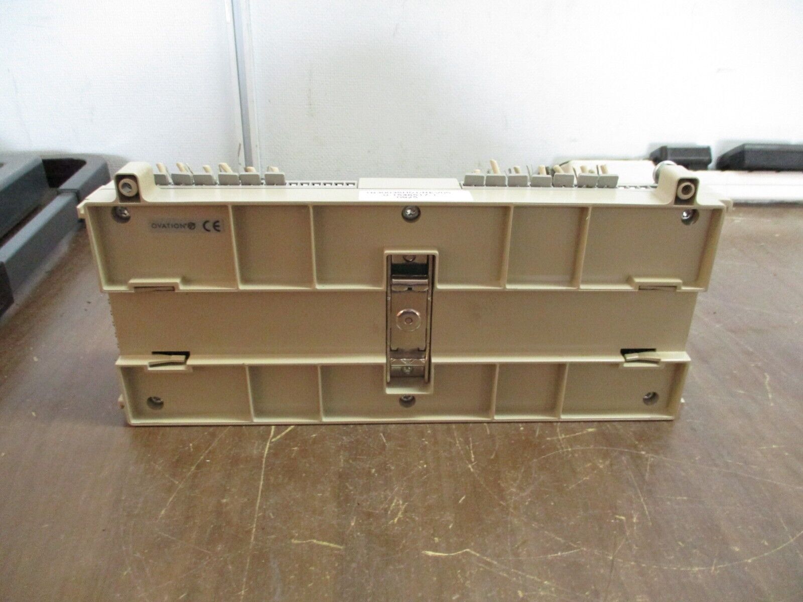 Emerson Ovation Process Control Base 1B30035H01 Rev. 05 Used