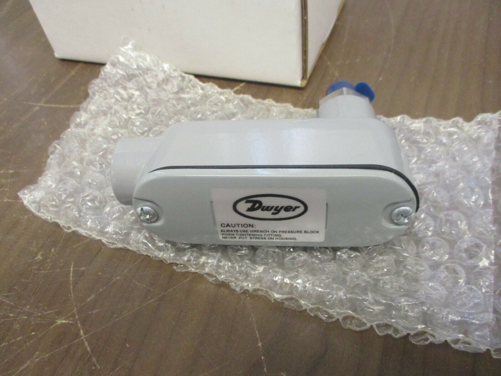 Dwyer Pressure Transmitter 626-01C-CH-P1-E5-S1 30PSIG Supply: 13-30VDC New Surpl