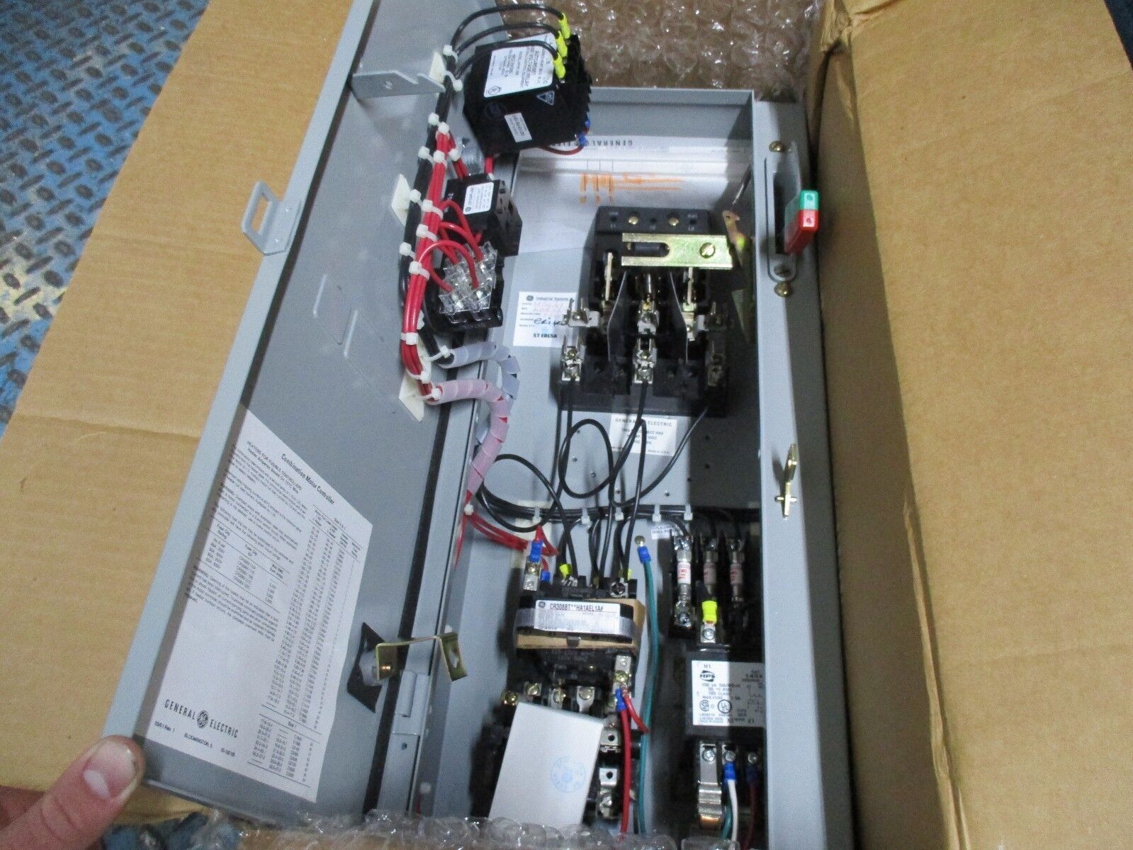 GE Combination CR308BT18HA1AEL1A Size 0 3P Type 1 Enclosure New Surplus