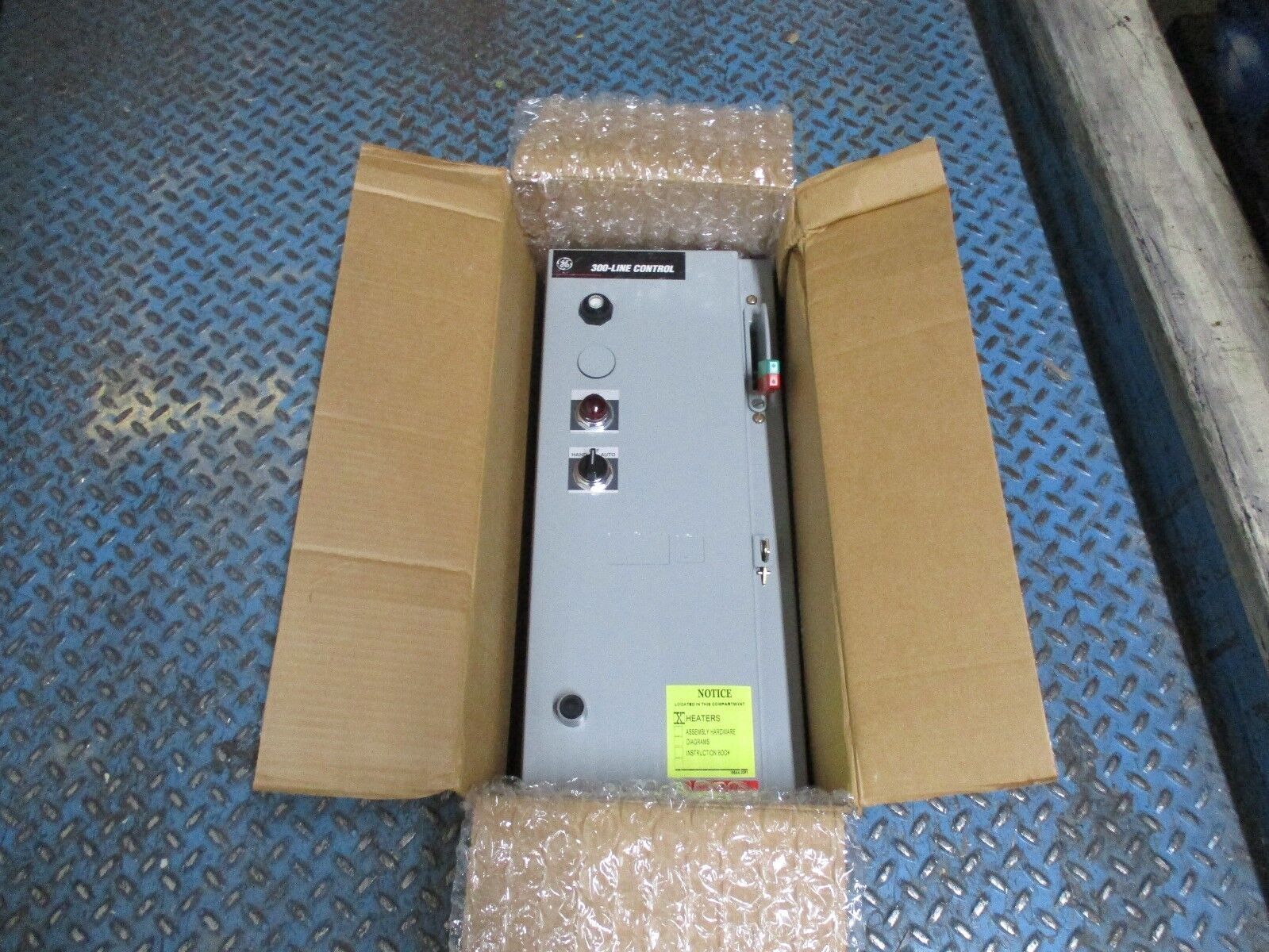 GE Combination CR308BT18HA1AEL1A Size 0 3P Type 1 Enclosure New Surplus