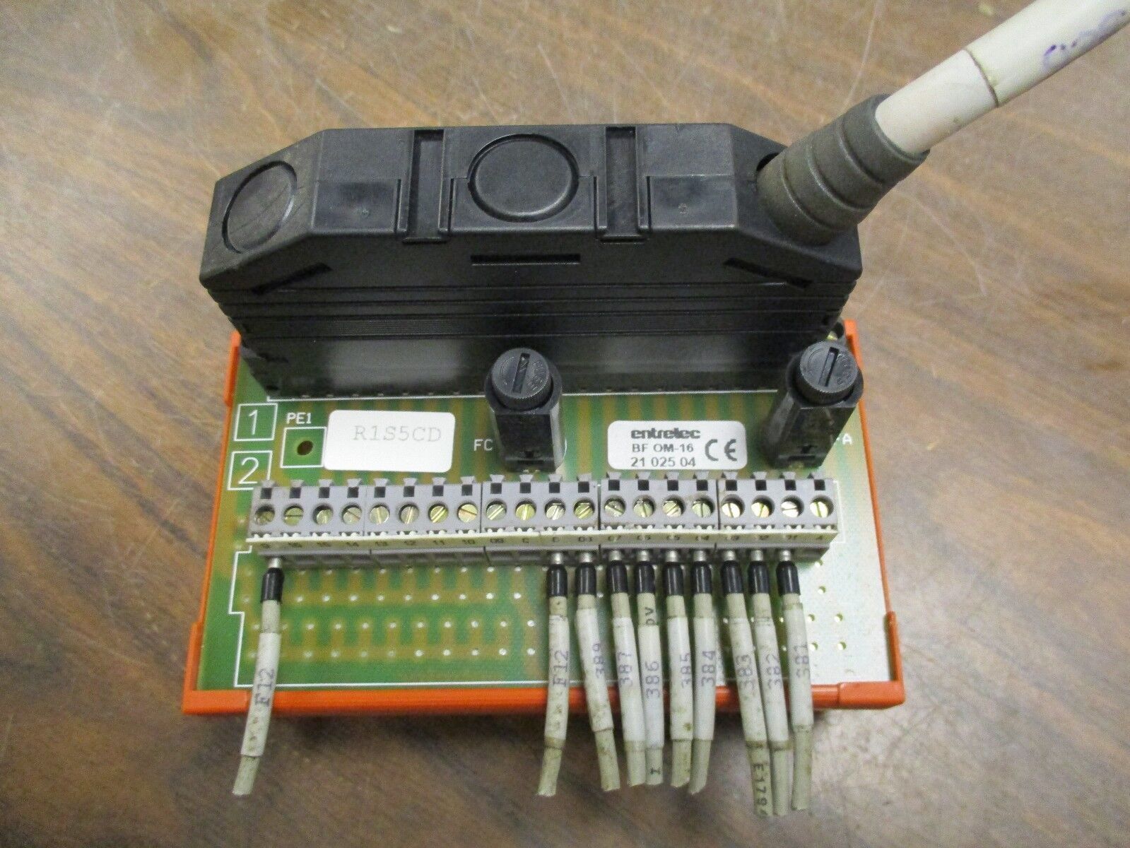 Entrelec Interface BF OM-16 20-Terminal Used