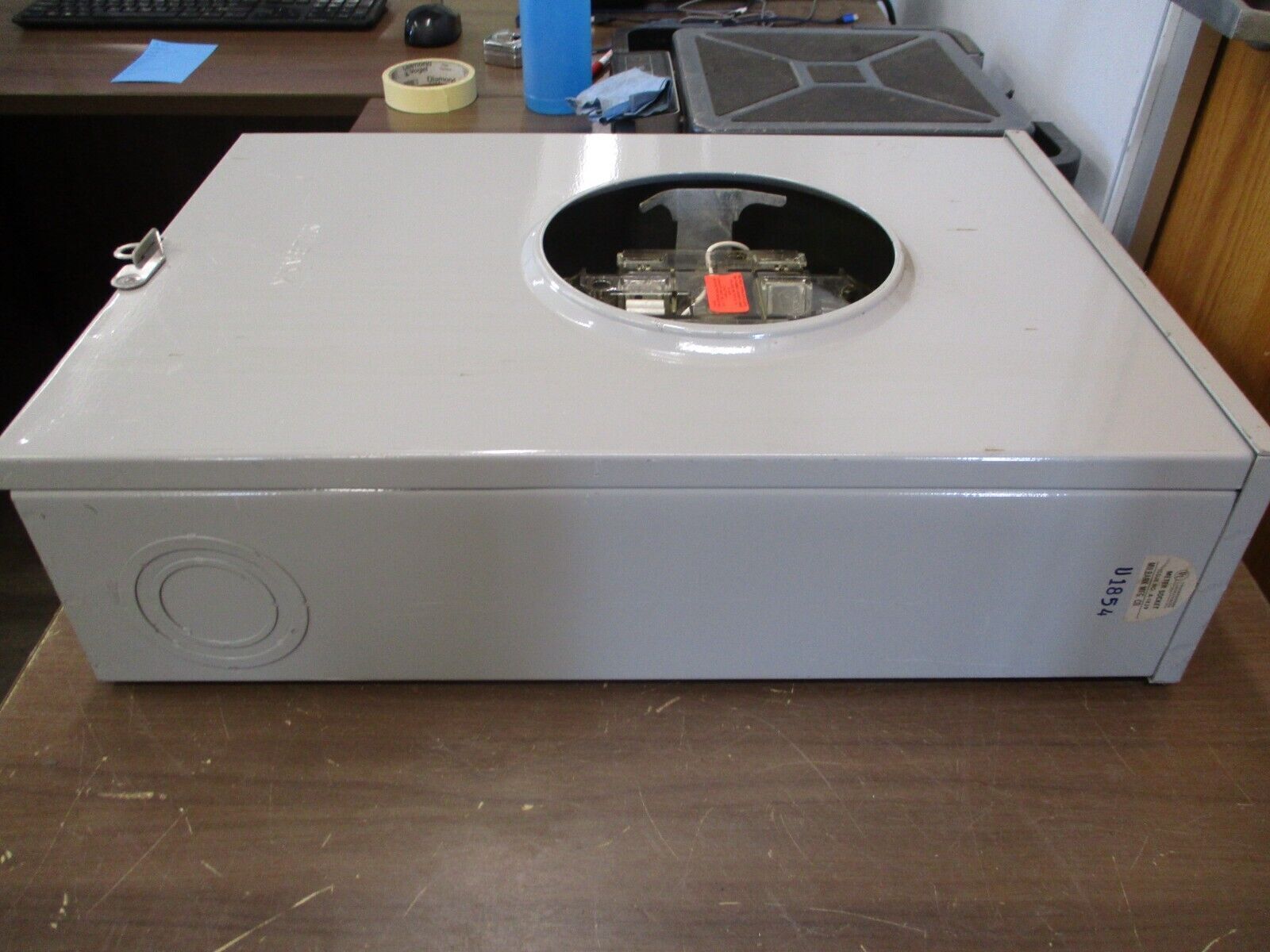 Milbank Meter Socket 9700 200A 600V 3Ph 4W 3R Enclosure Used