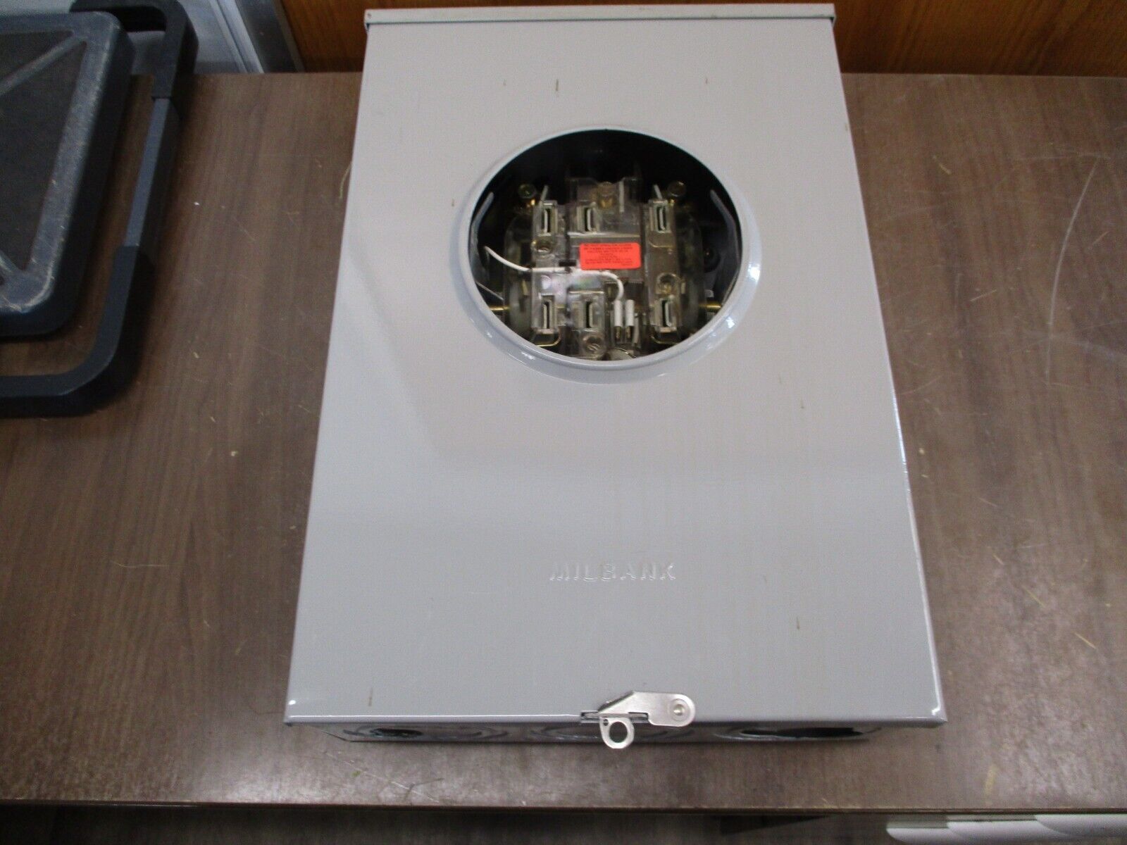 Milbank Meter Socket 9700 200A 600V 3Ph 4W 3R Enclosure Used