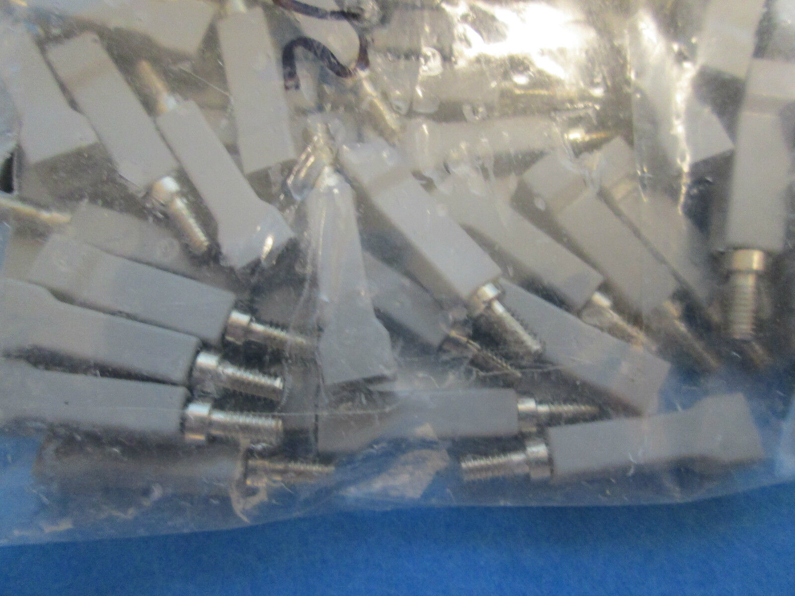 Phoenix Contact LB Schraube MIT, Lot of 100, New in Bag!!!