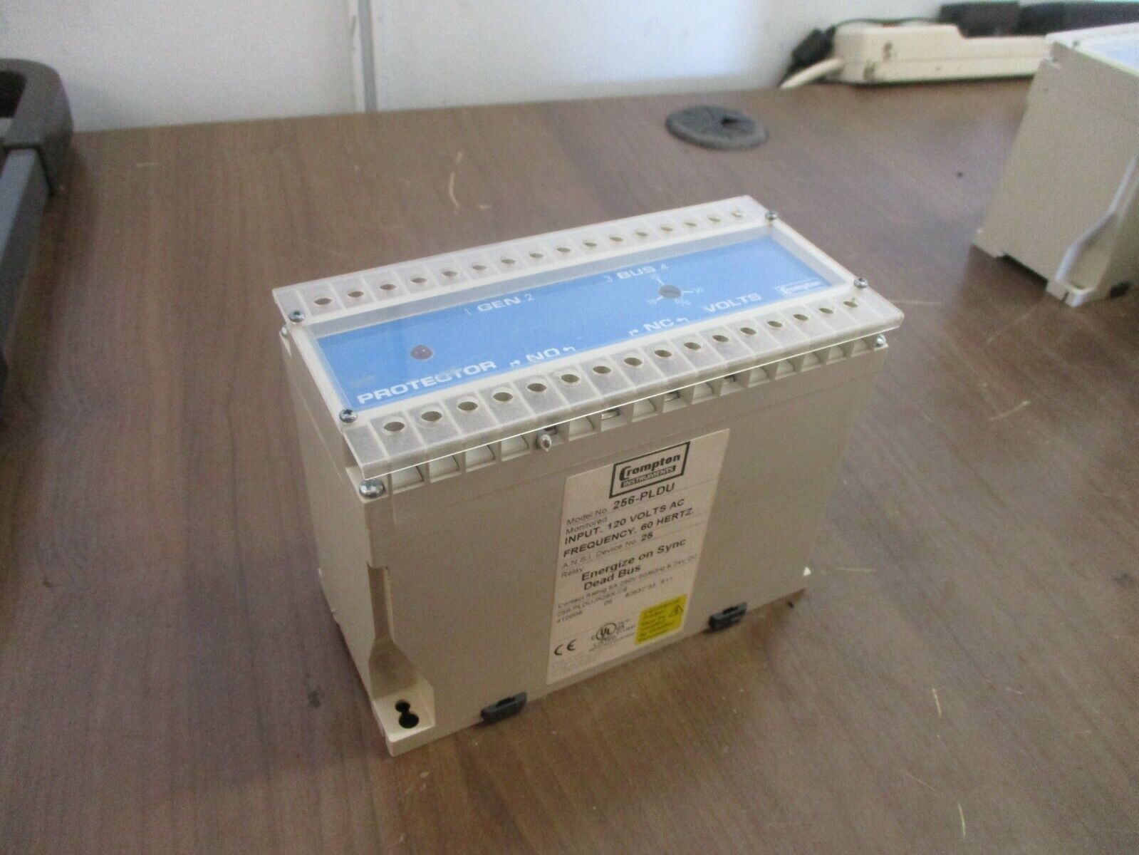 Crompton Protector Relay 256-PLDU-PQBX-C6 120V 60Hz Energize on Sync Dead Bus