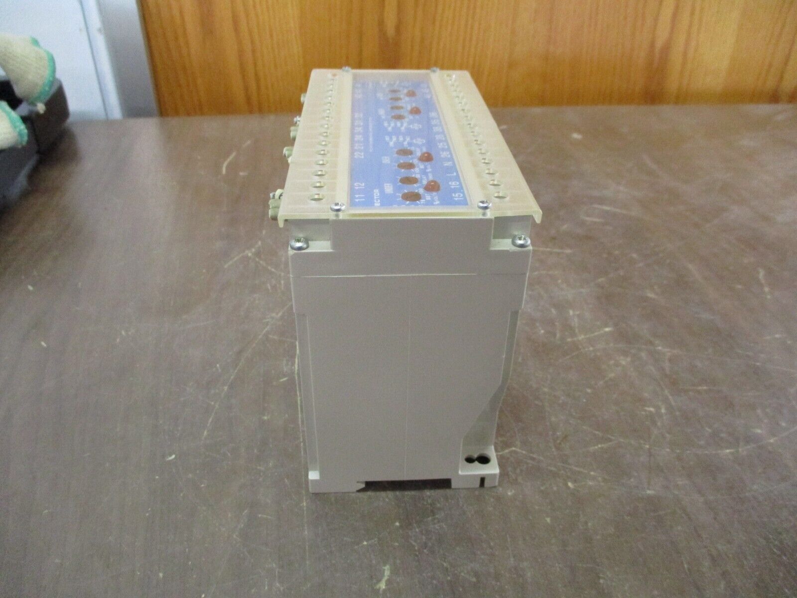 Crompton Protector Relay 256-PHVU-PQBX-66-LC-KG 120V 60Hz *Chipped Mounting Leg*