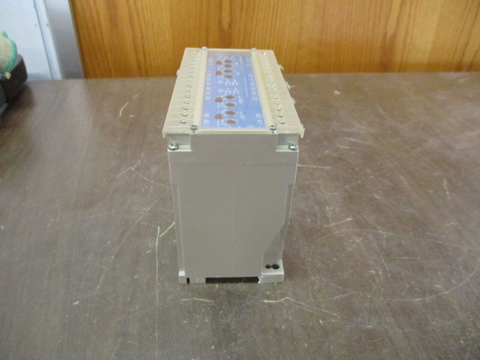Crompton Protector Relay 256-PHVU-PQBX-66-LC-KG 120V 60Hz *Chipped Mounting Leg*
