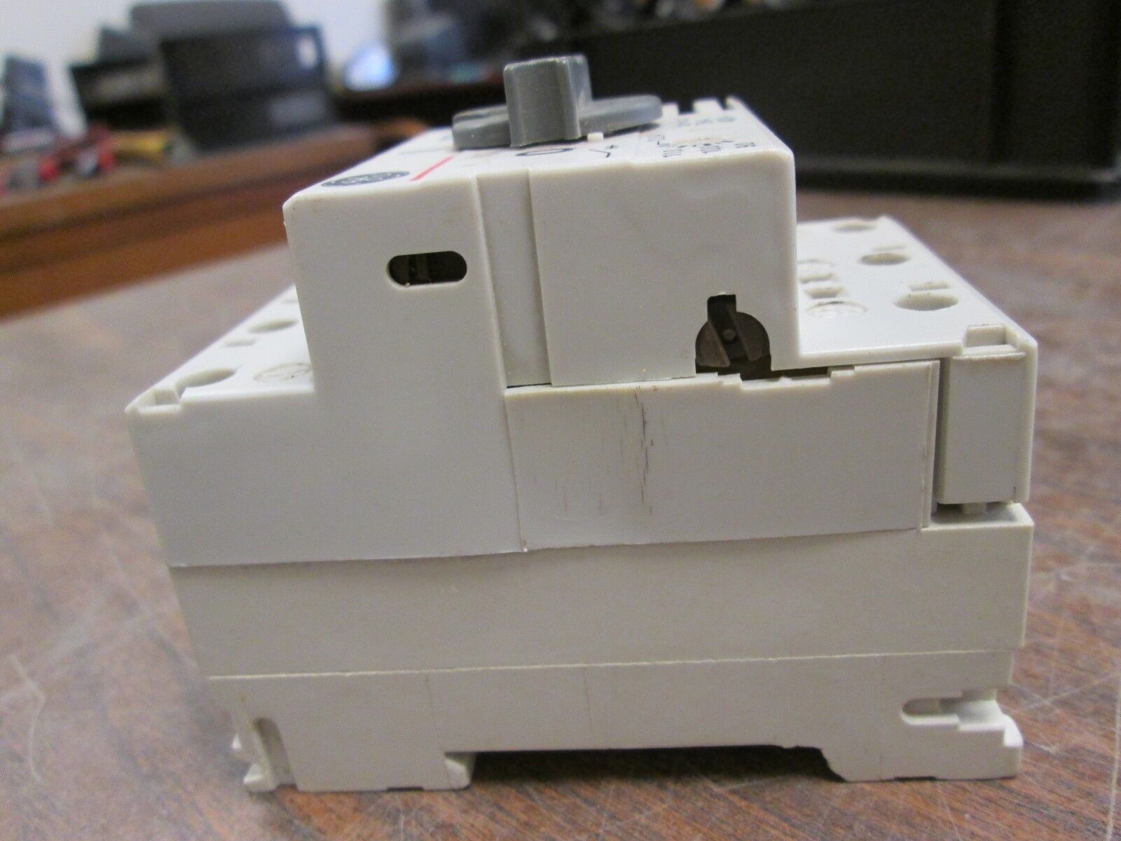 GE Manual Motor Starter SFK1N Range: 9-12.5A Used