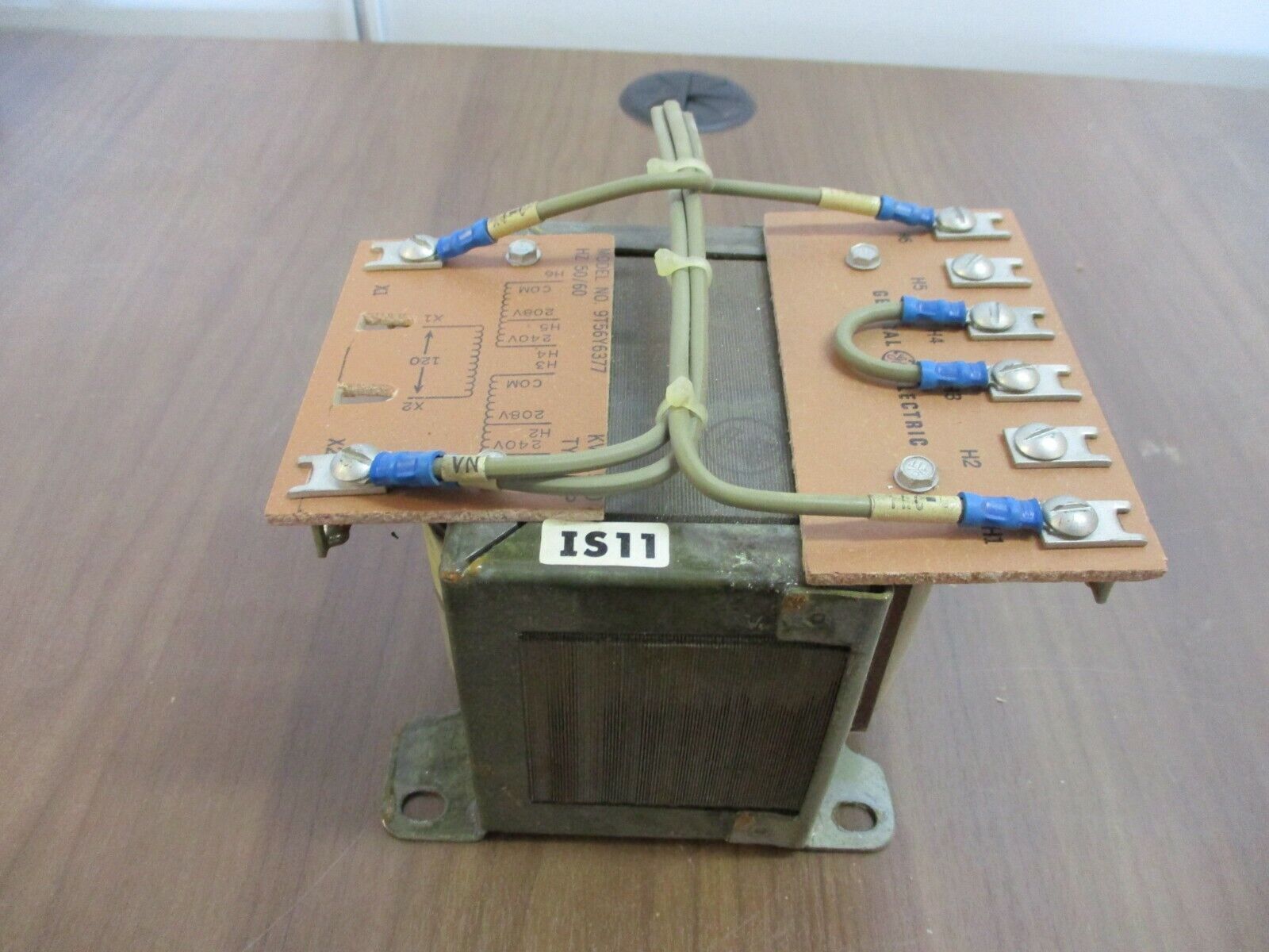 GE Type GP transformer, 9T56Y6377, 0.500kVA, Pri: 208/240V, Sec: 120V, 50/60Hz