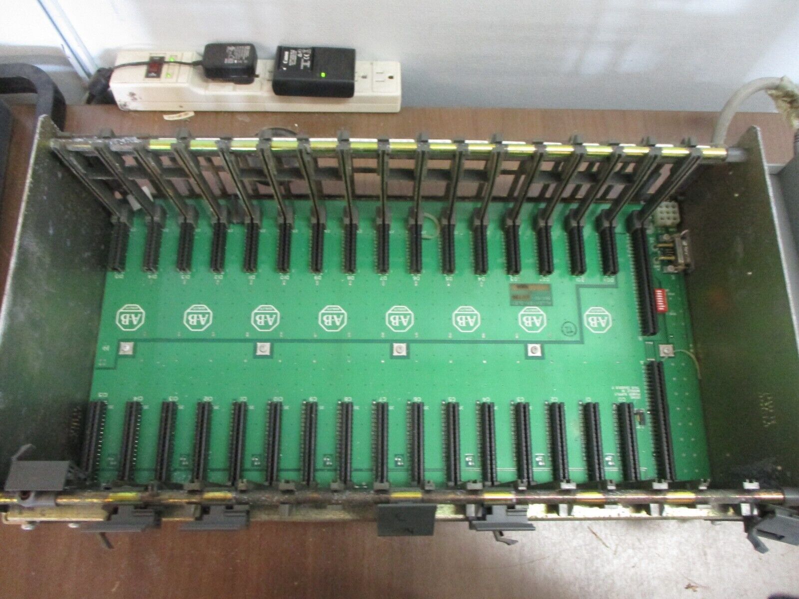 Allen-Bradley I/O Chassis w/ Power Supply 1771-A4B / 17771-P7 16-Slot Used