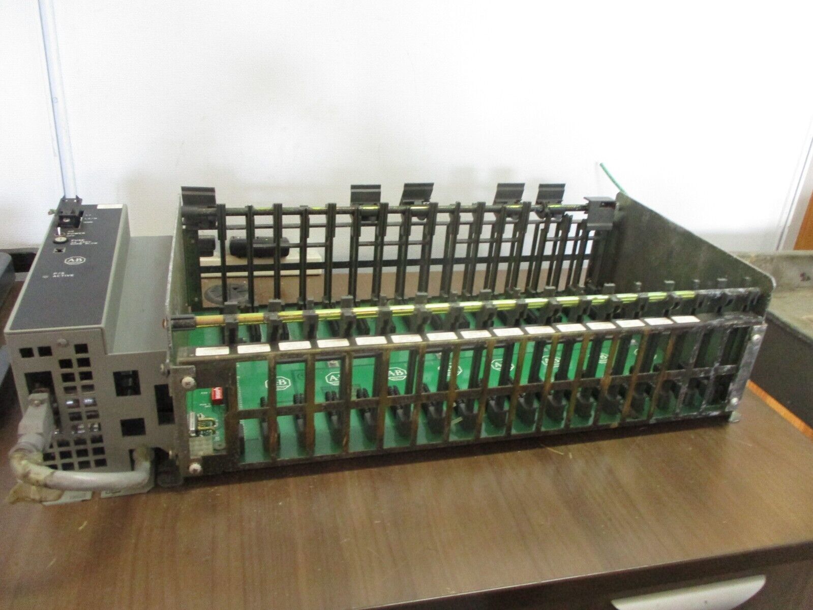 Allen-Bradley I/O Chassis w/ Power Supply 1771-A4B / 17771-P7 16-Slot Used