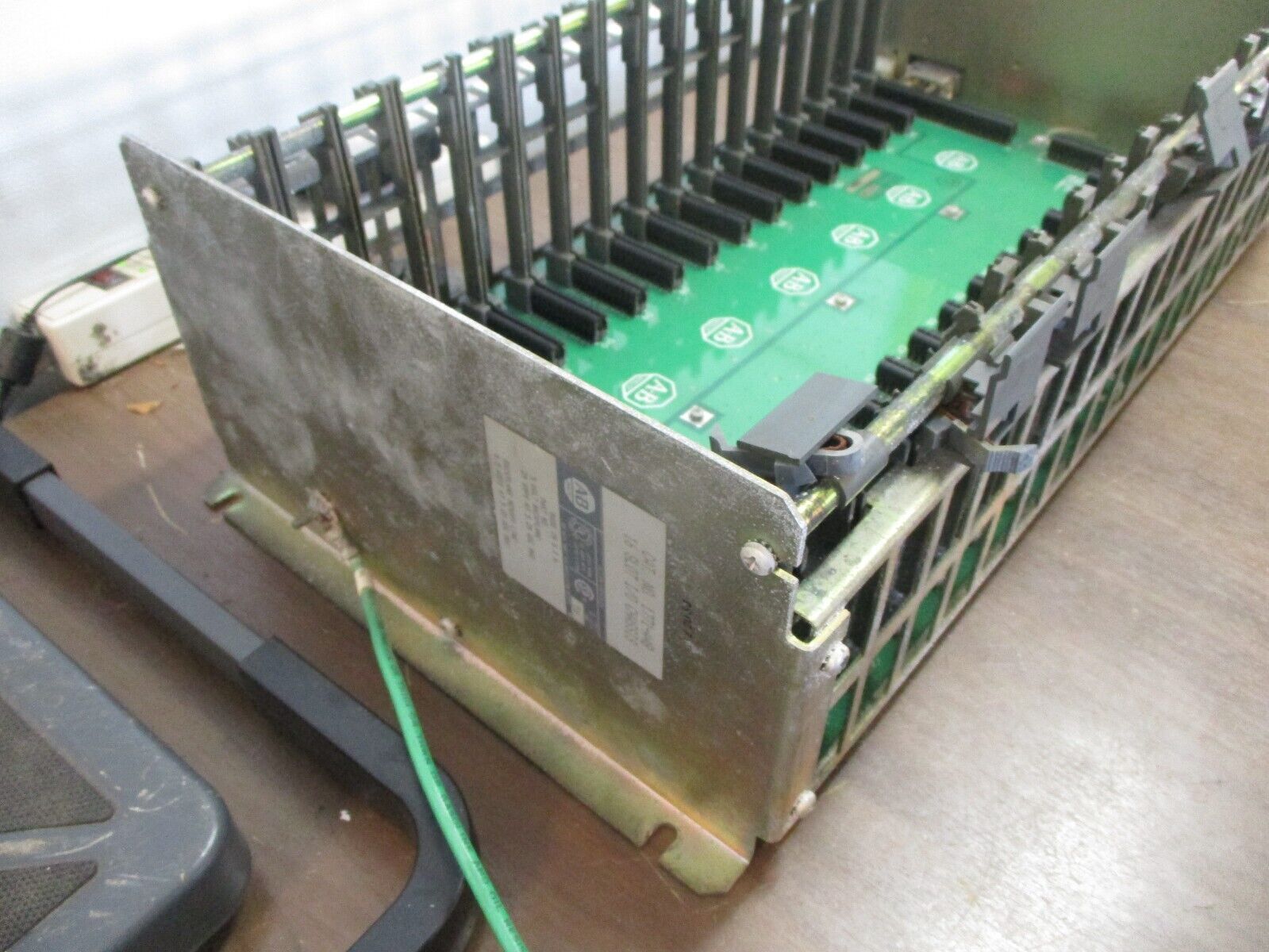 Allen-Bradley I/O Chassis w/ Power Supply 1771-A4B / 17771-P7 16-Slot Used