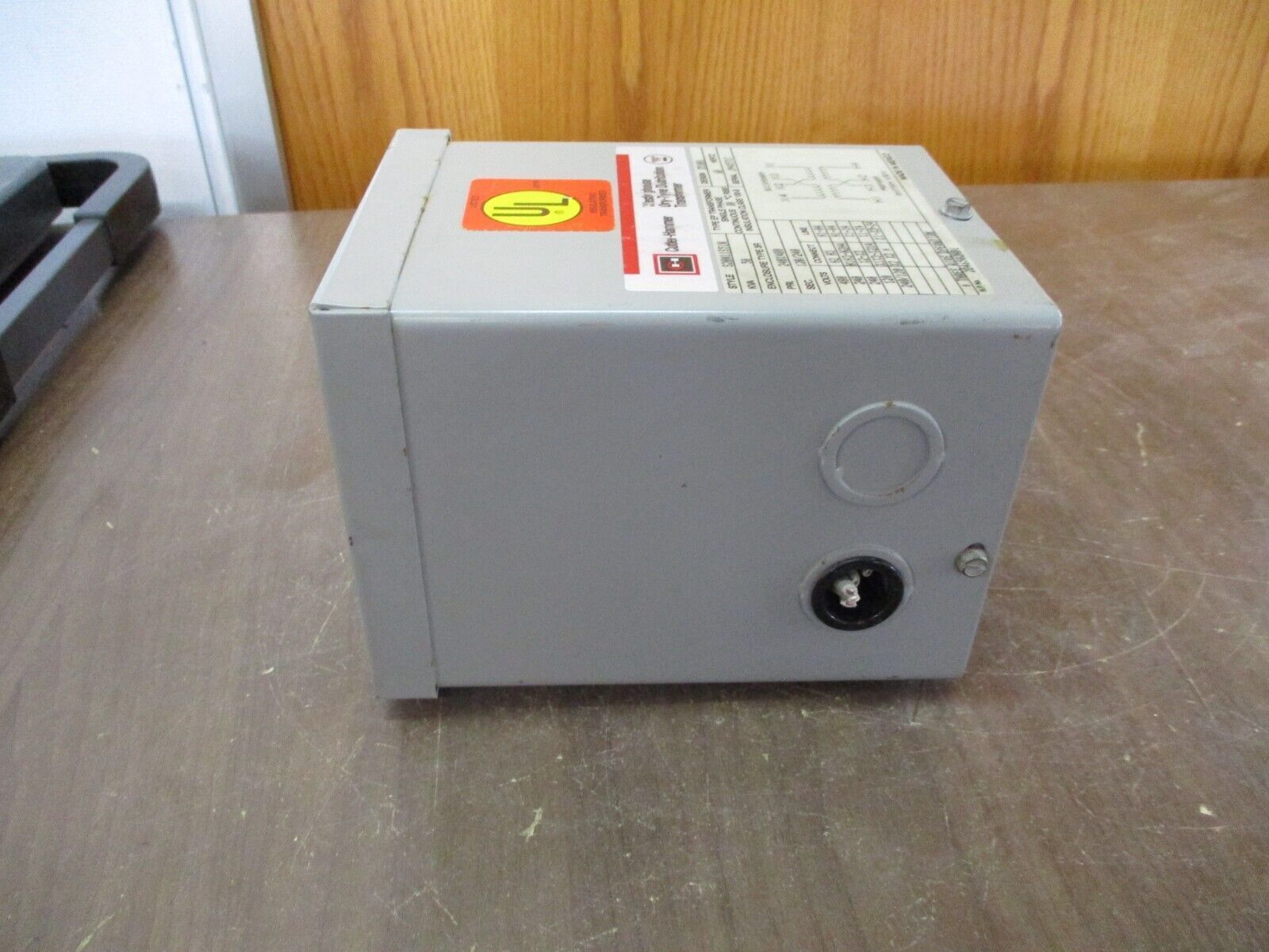 Cutler-Hammer Westinghouse Distribution Transformer S20N11S51N 0.50kVA 60Hz Used