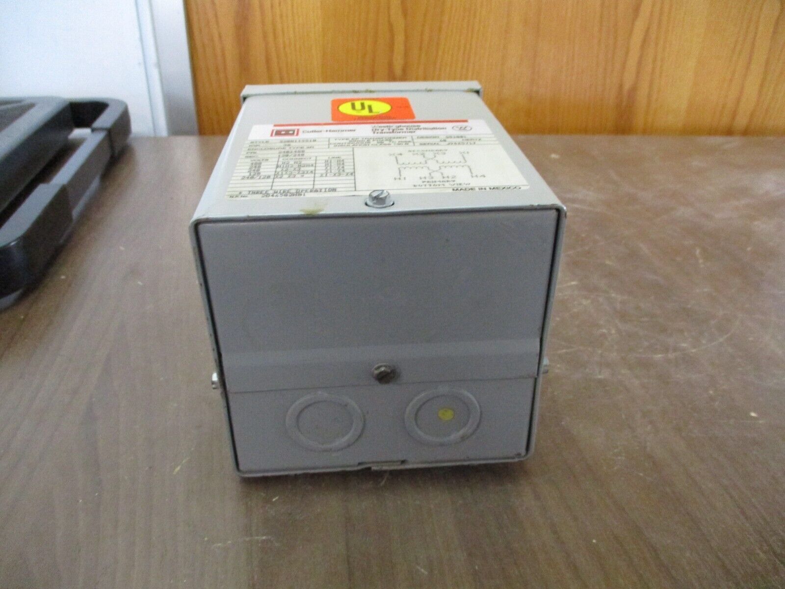 Cutler-Hammer Westinghouse Distribution Transformer S20N11S51N 0.50kVA 60Hz Used