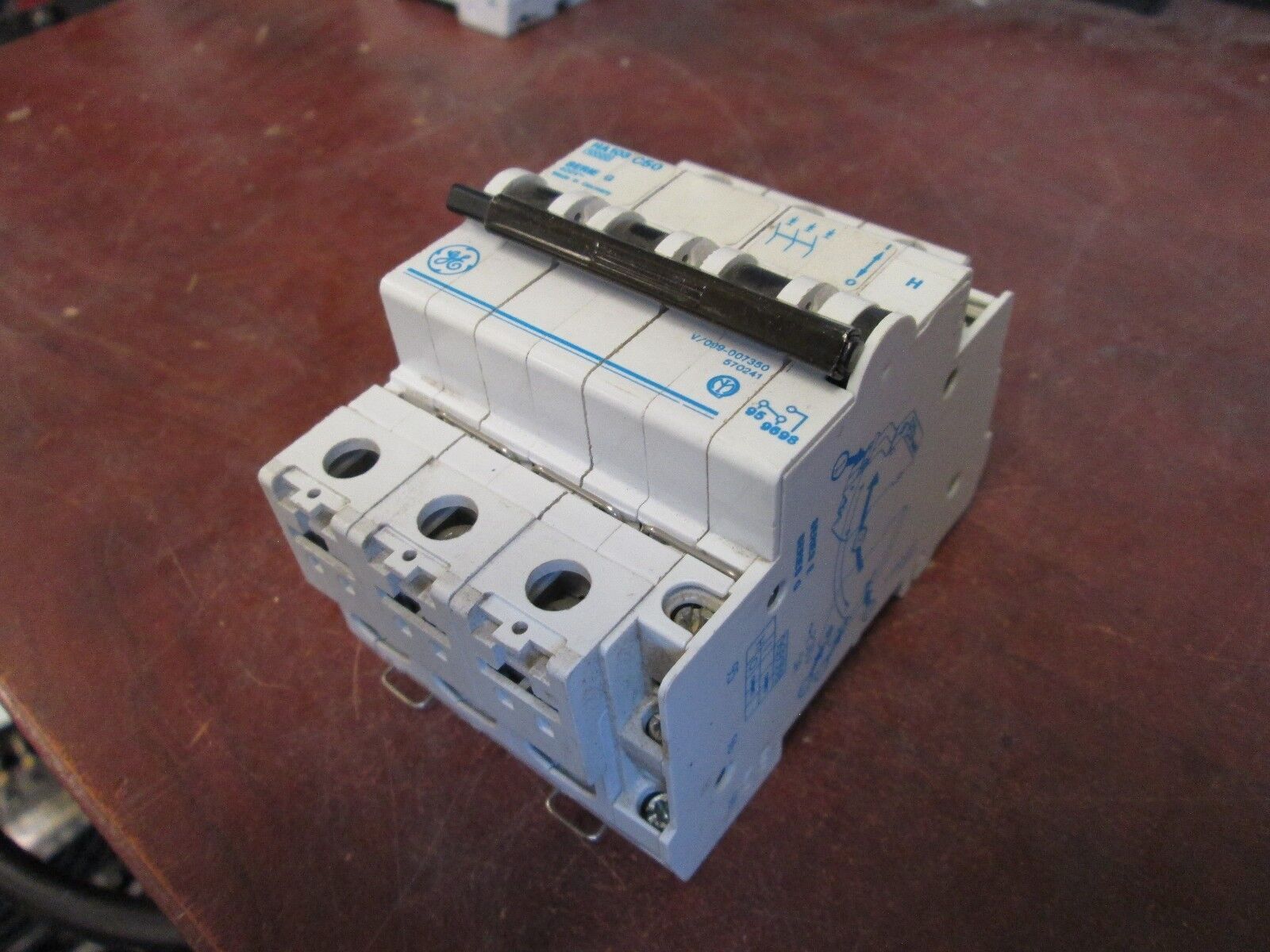 GE Circuit Breaker w/ Aux Contact HA103 C50 50A 400V 3P+Aux Used