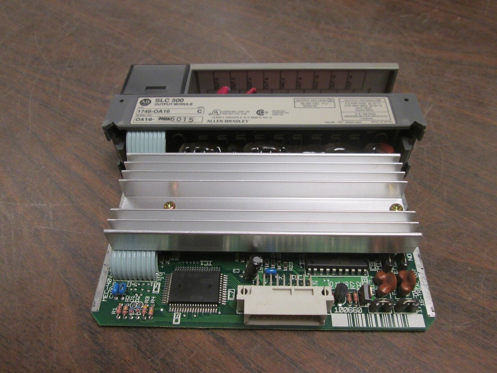 Allen-Bradley SLC 500 Output Module 1746-OA16 Ser C 85-265V 50/60Hz Used
