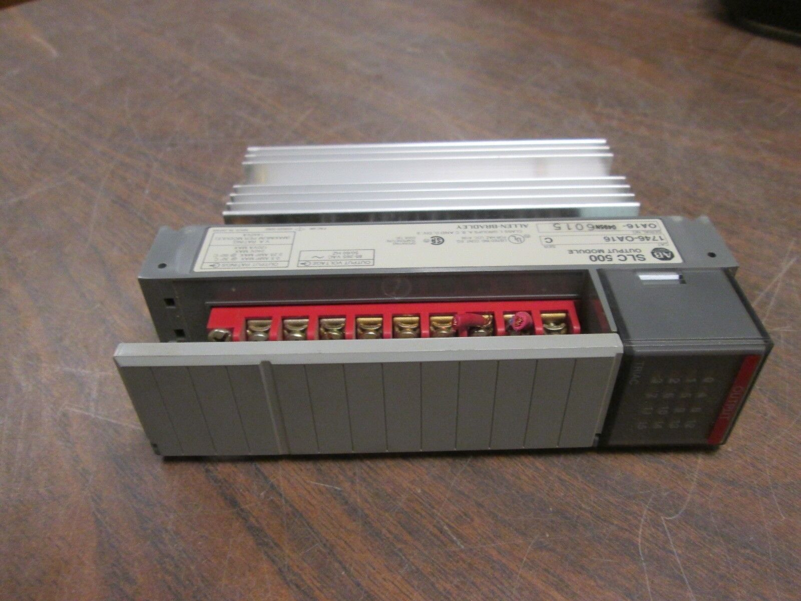 Allen-Bradley SLC 500 Output Module 1746-OA16 Ser C 85-265V 50/60Hz Used