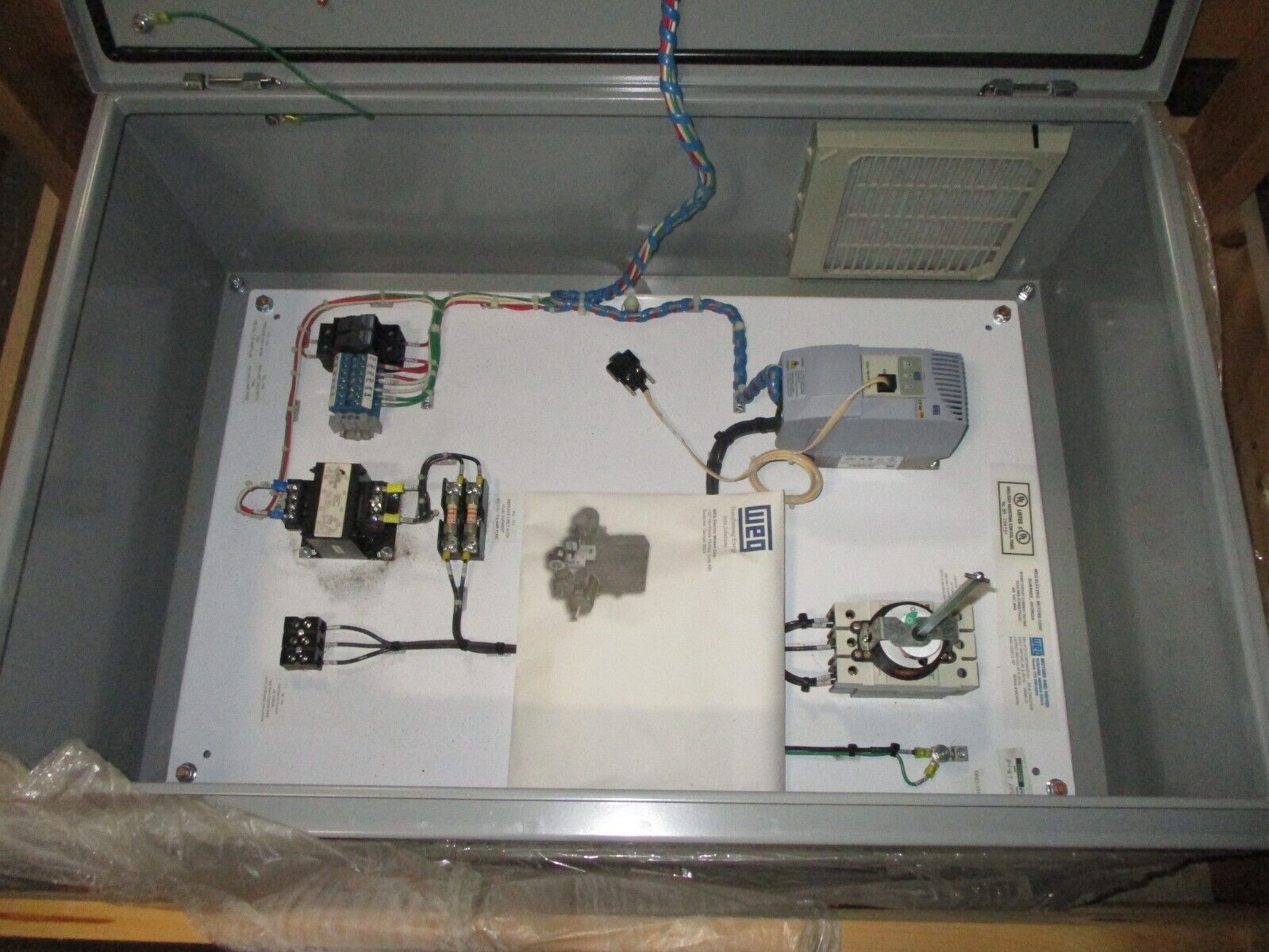 WEG AC Drive CF-CUSTOM-00161 2HP Input: 460VAC 60Hz 40A Output: 460VAC 40A 60Hz