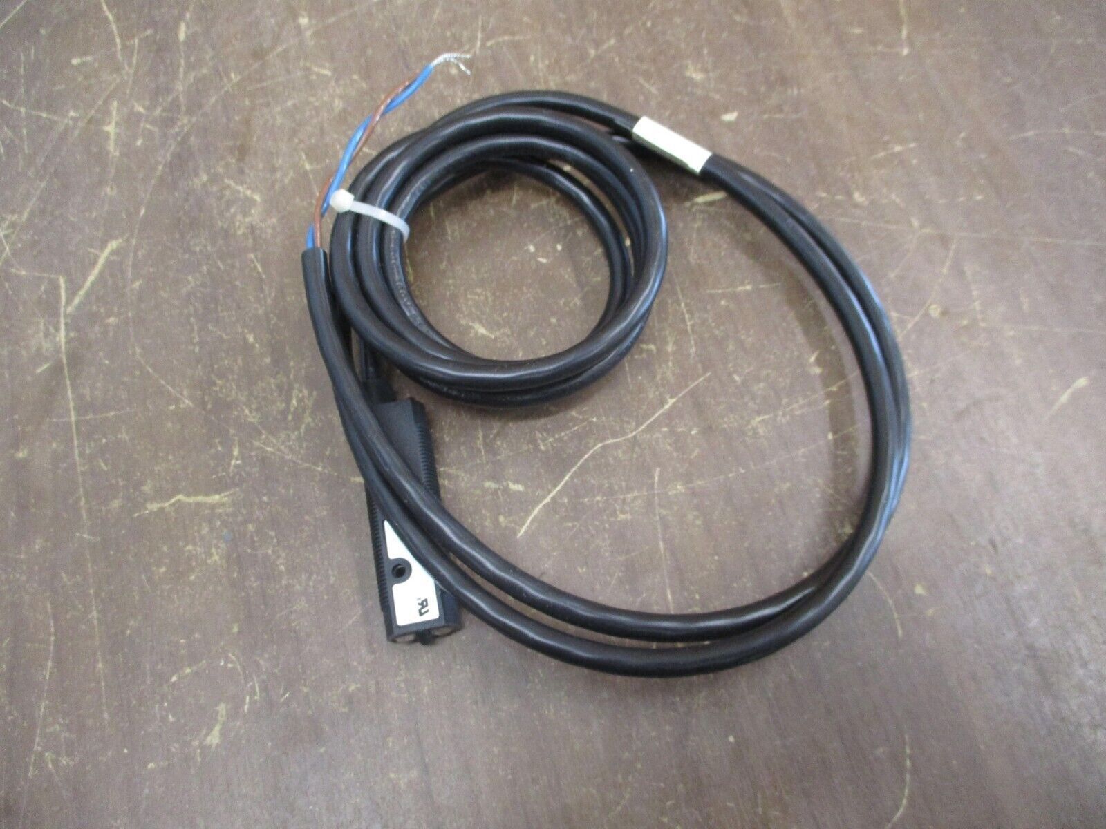 Eaton Photoelectric Sensor 11100A6513 Tubular Housing 2m Cable New Surplus