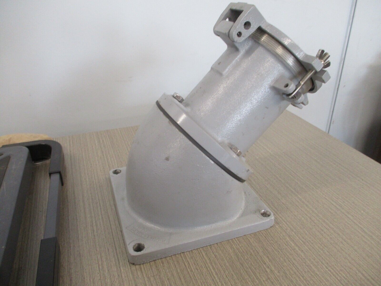 Cooper Crouse-Hinds PowerMate Receptarle CDR20034 200A 600V 3W 4P Used