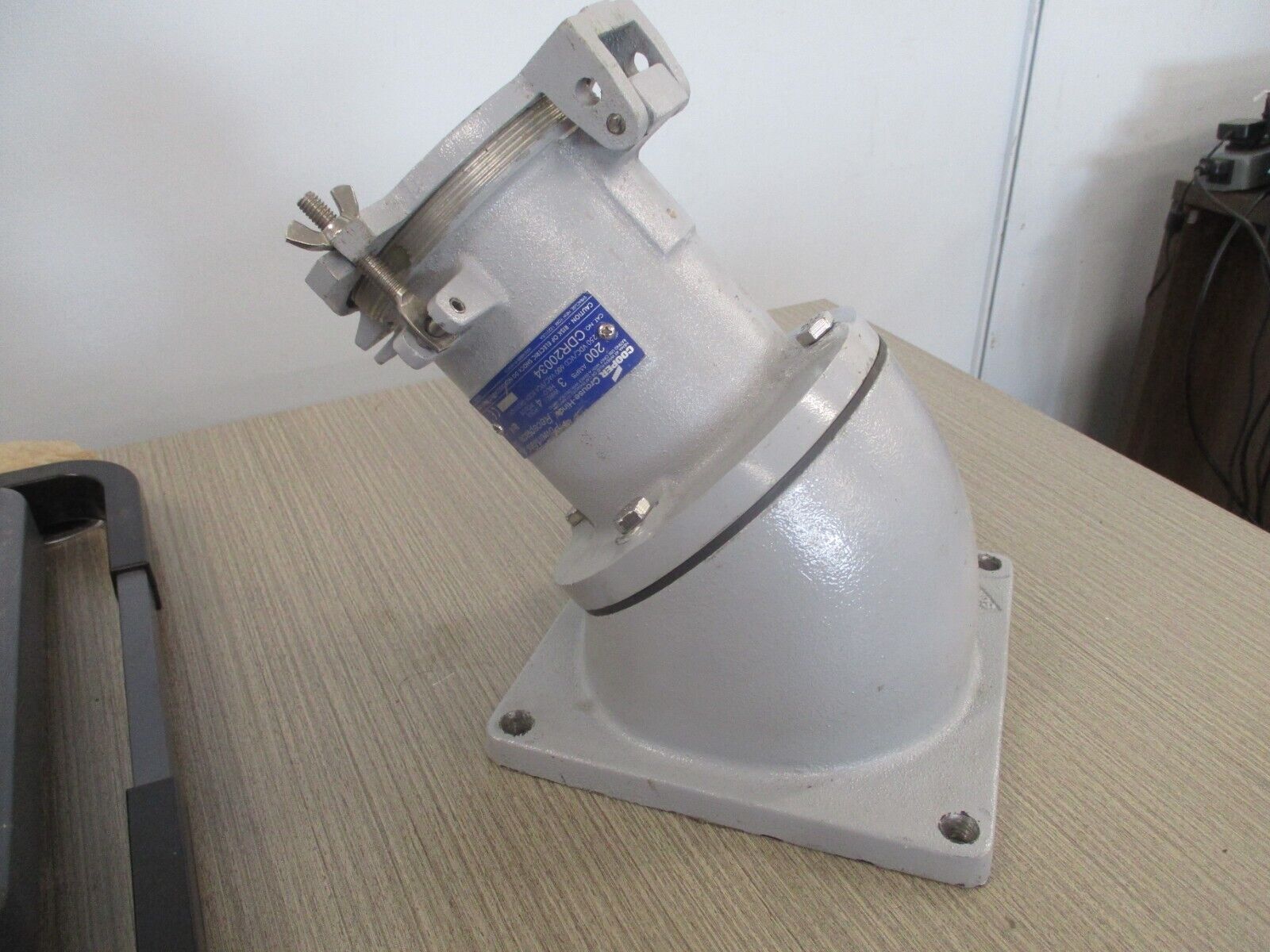 Cooper Crouse-Hinds PowerMate Receptarle CDR20034 200A 600V 3W 4P Used