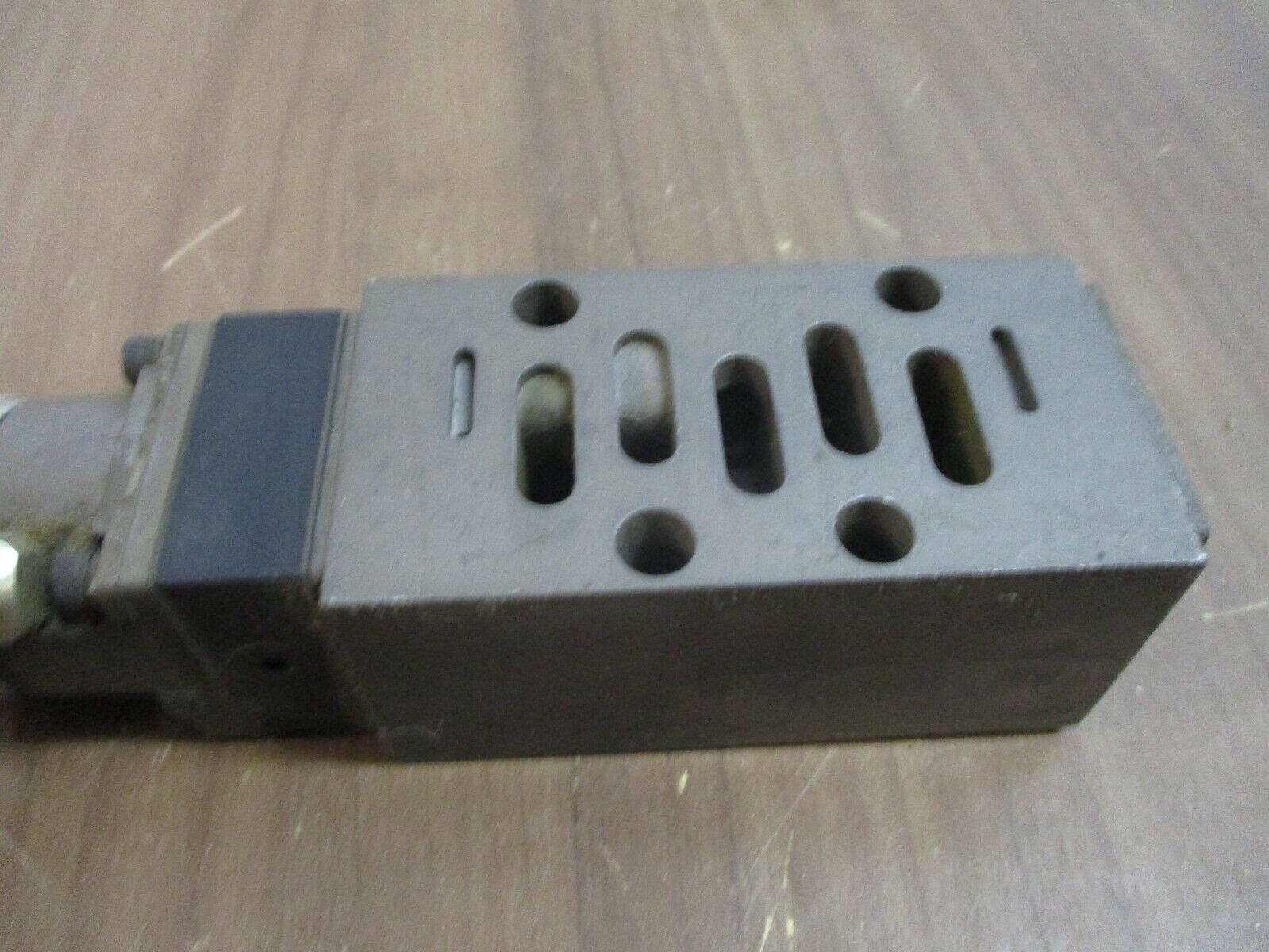Numatics Regulator Valve I22RS100OP00000 w/ Gauge Used