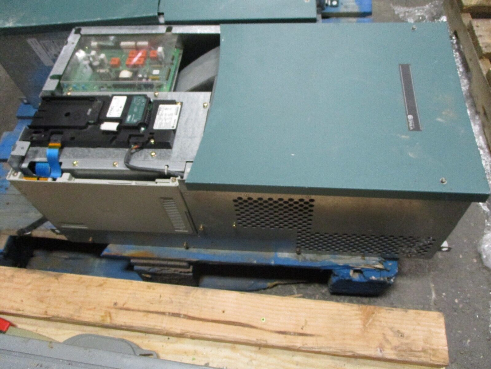 Allen-Bradley VTAC 9 / PowerFlex 700 AC Drive 20BD156A0ANNANA0 125HP 3Ph Used