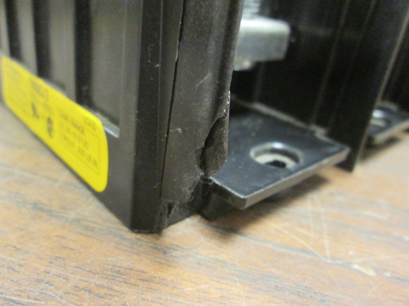 Buss Power Distribution Block 16582-2 760A 600V 2P *Chipped Corner* Used