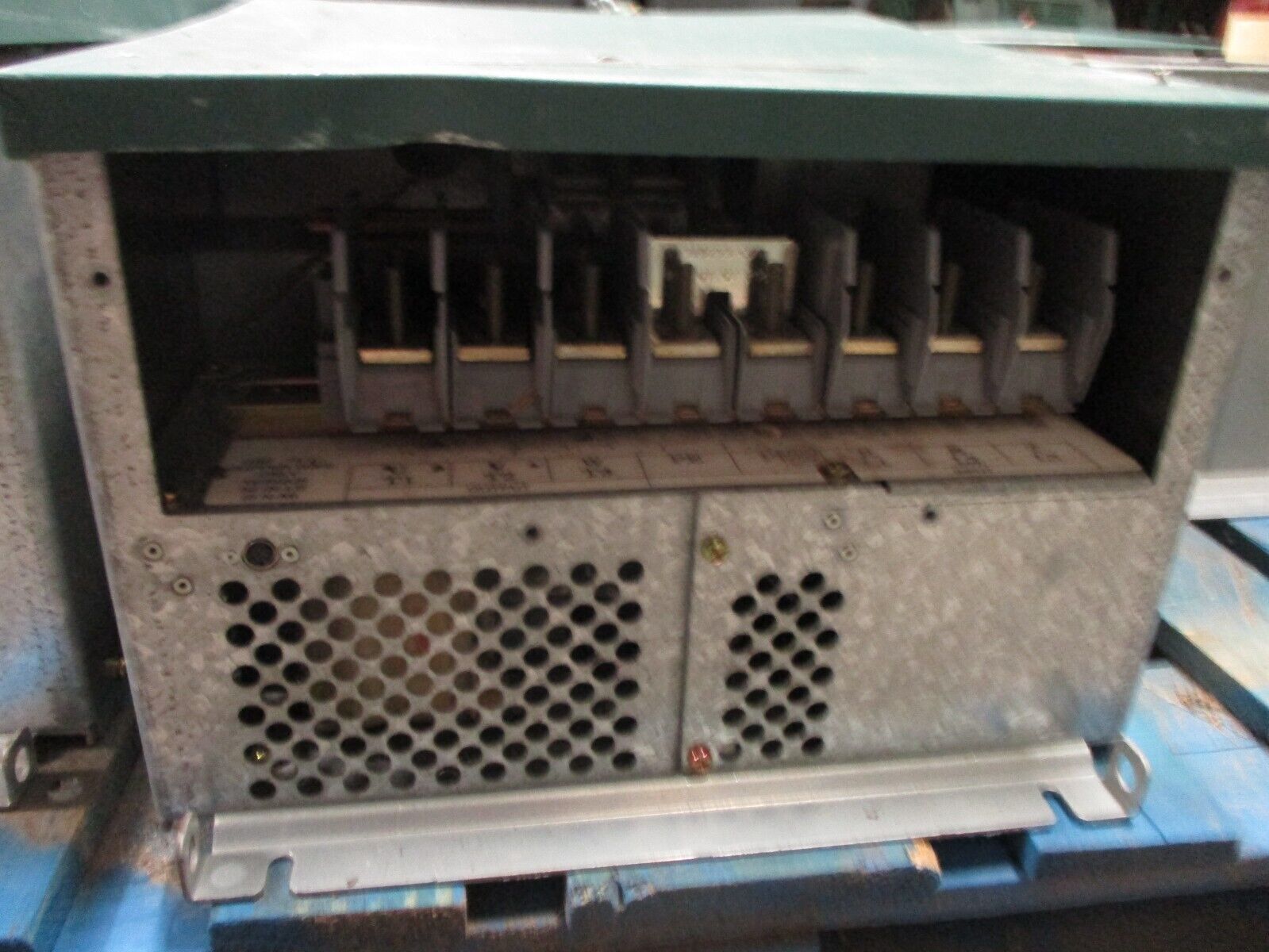Allen-Bradley VTAC 9 / PowerFlex 700 AC Drive 20BD156A0ANNANA0 125HP 3Ph Used
