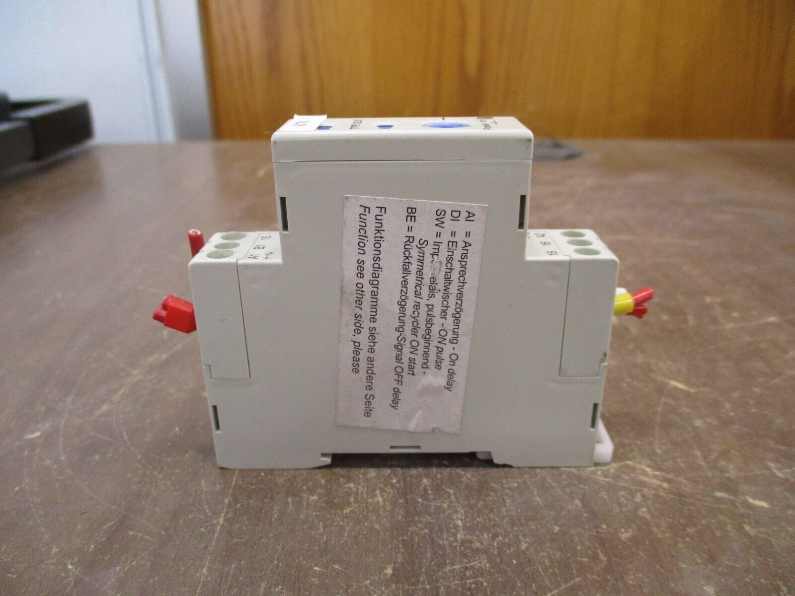 Finder Time Delay Relay 8201 0240 0000 Time: 0.05s-10h *Broken DIN Rail Mount*