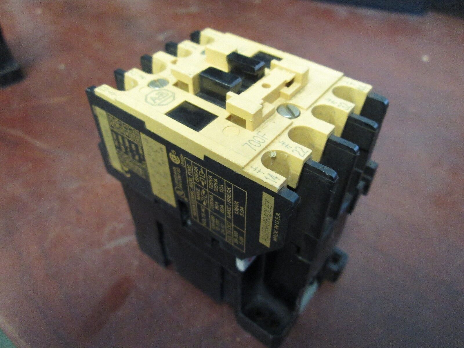 Allen-Bradley Contact 700-FX220A1 120V Coil *Lot of 2* Used