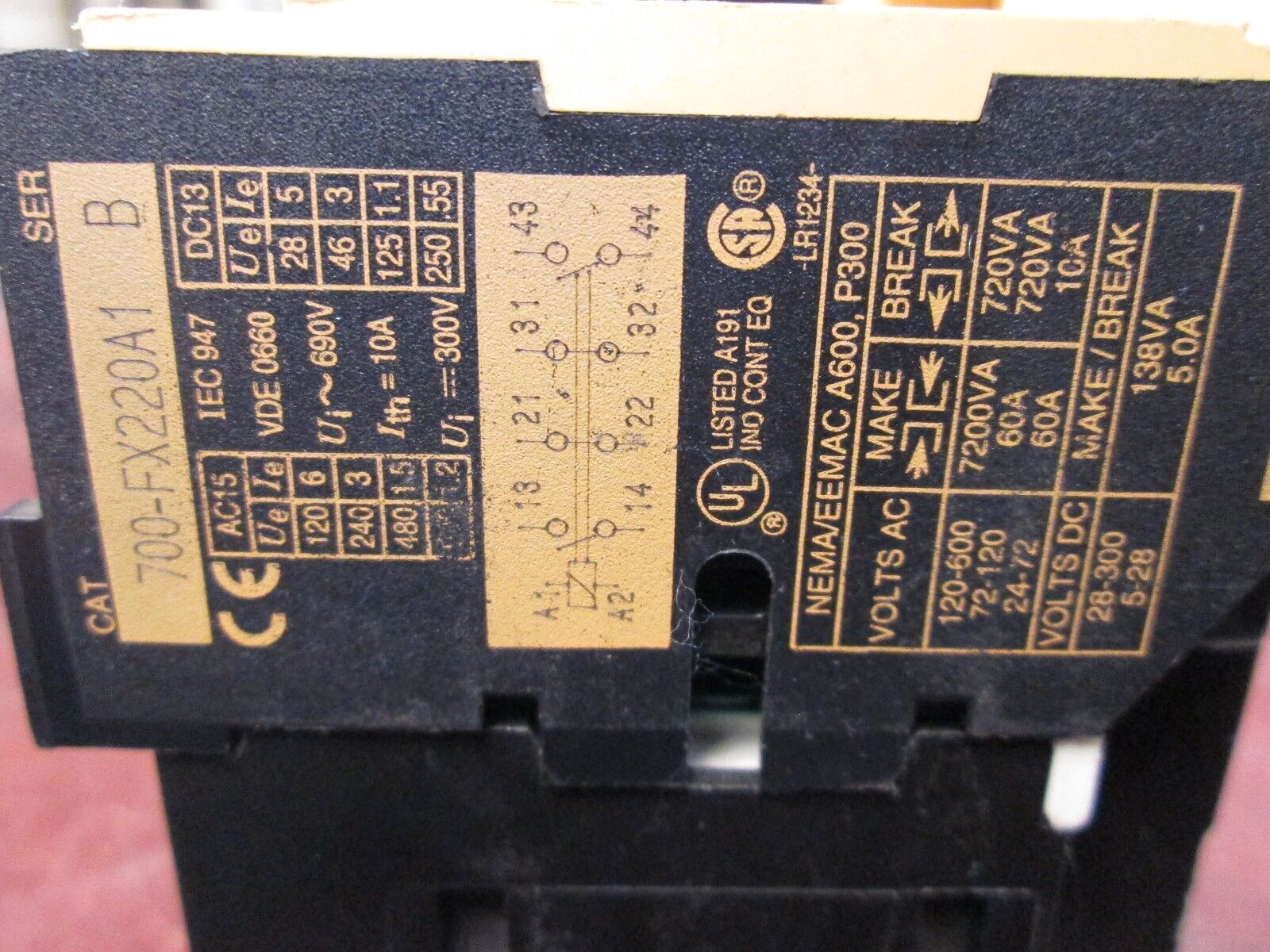 Allen-Bradley Contact 700-FX220A1 120V Coil *Lot of 2* Used