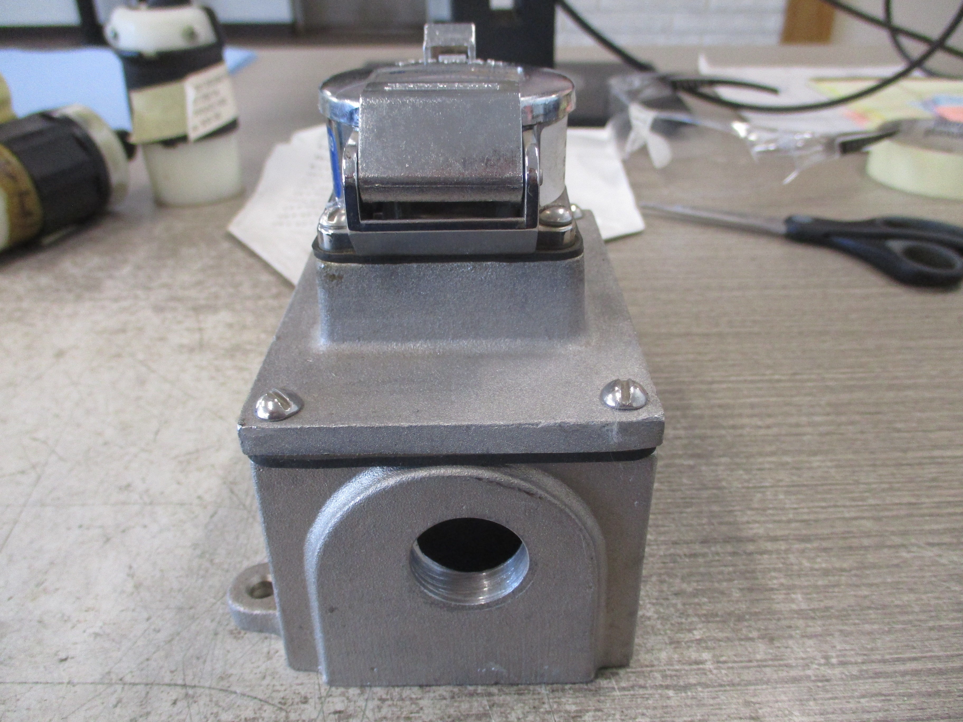 Meltric Receptacle w/Base 09-20164-S 15A 600V Used