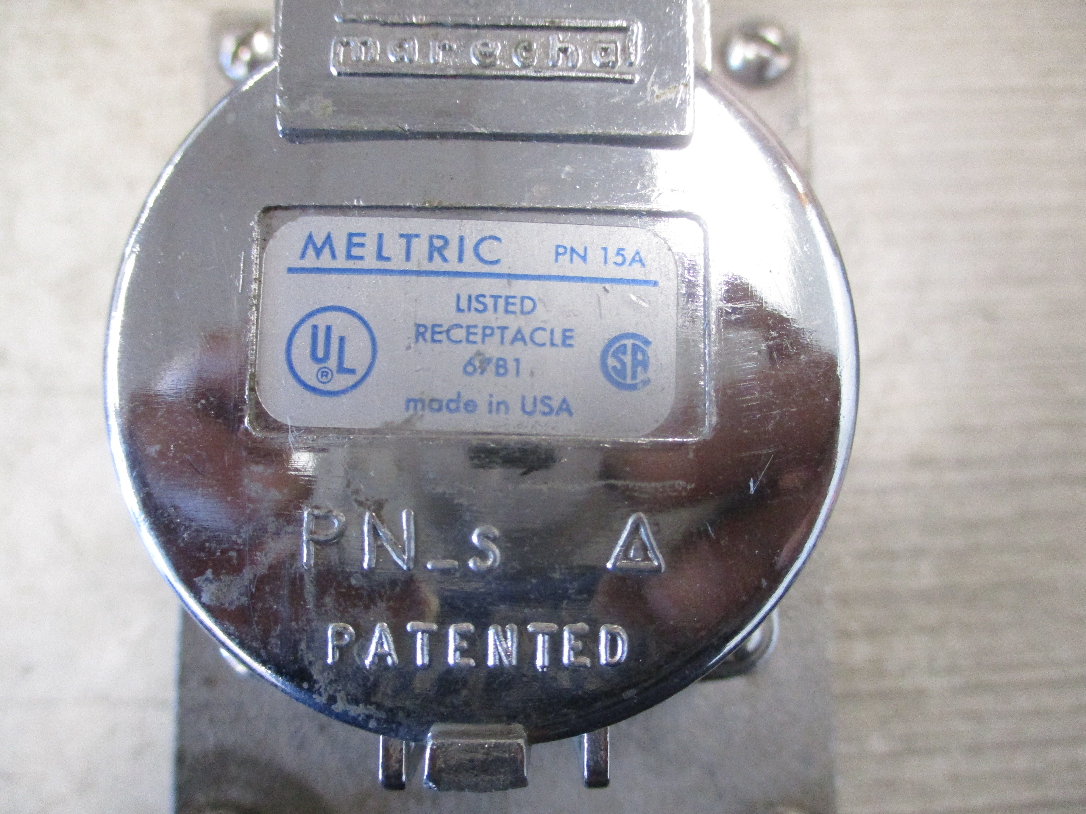 Meltric Receptacle w/Base 09-20164-S 15A 208/220V 60/50Hz *Missing Latch* Used