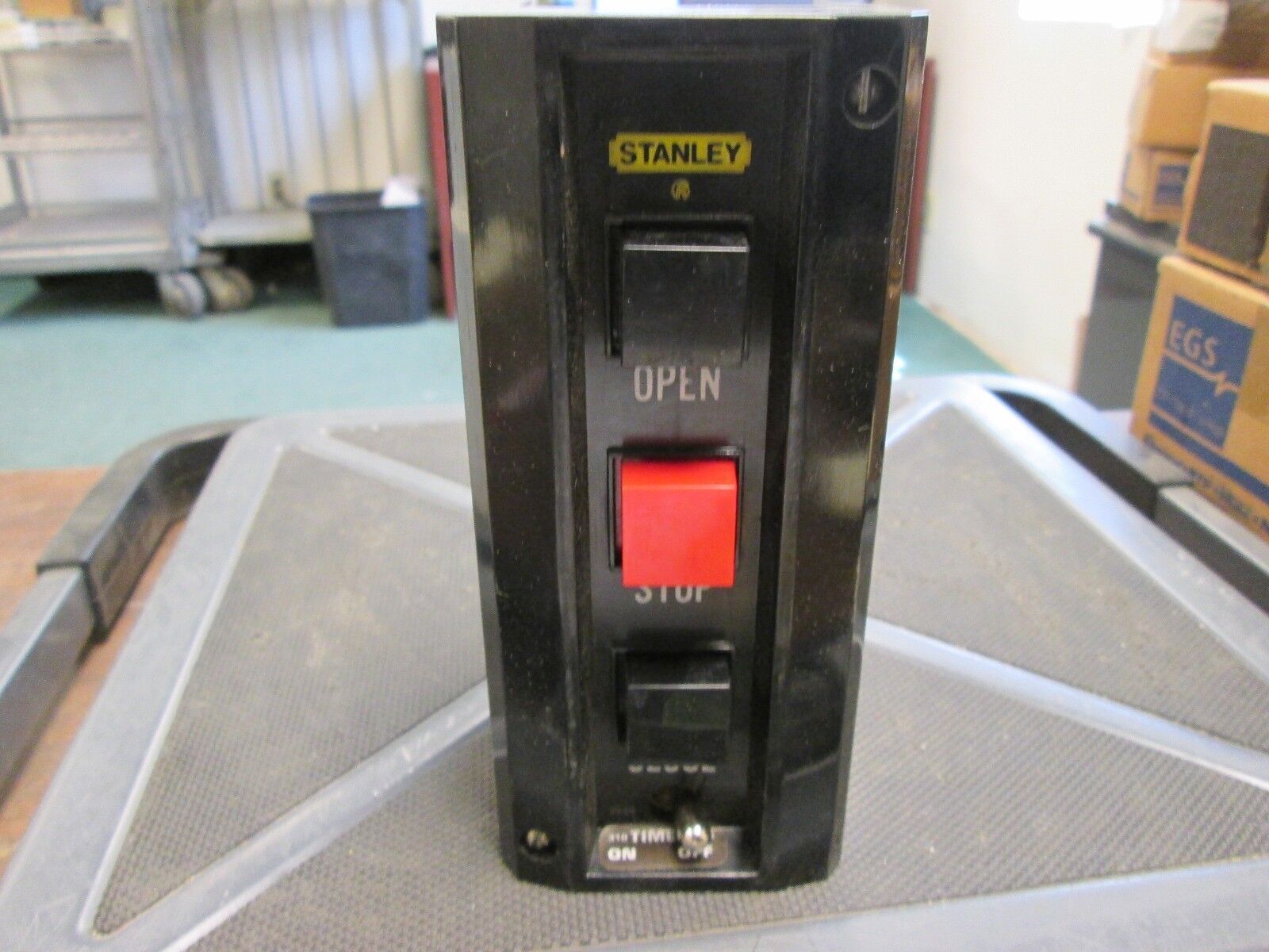Stanley Vemco Button Station 320-642